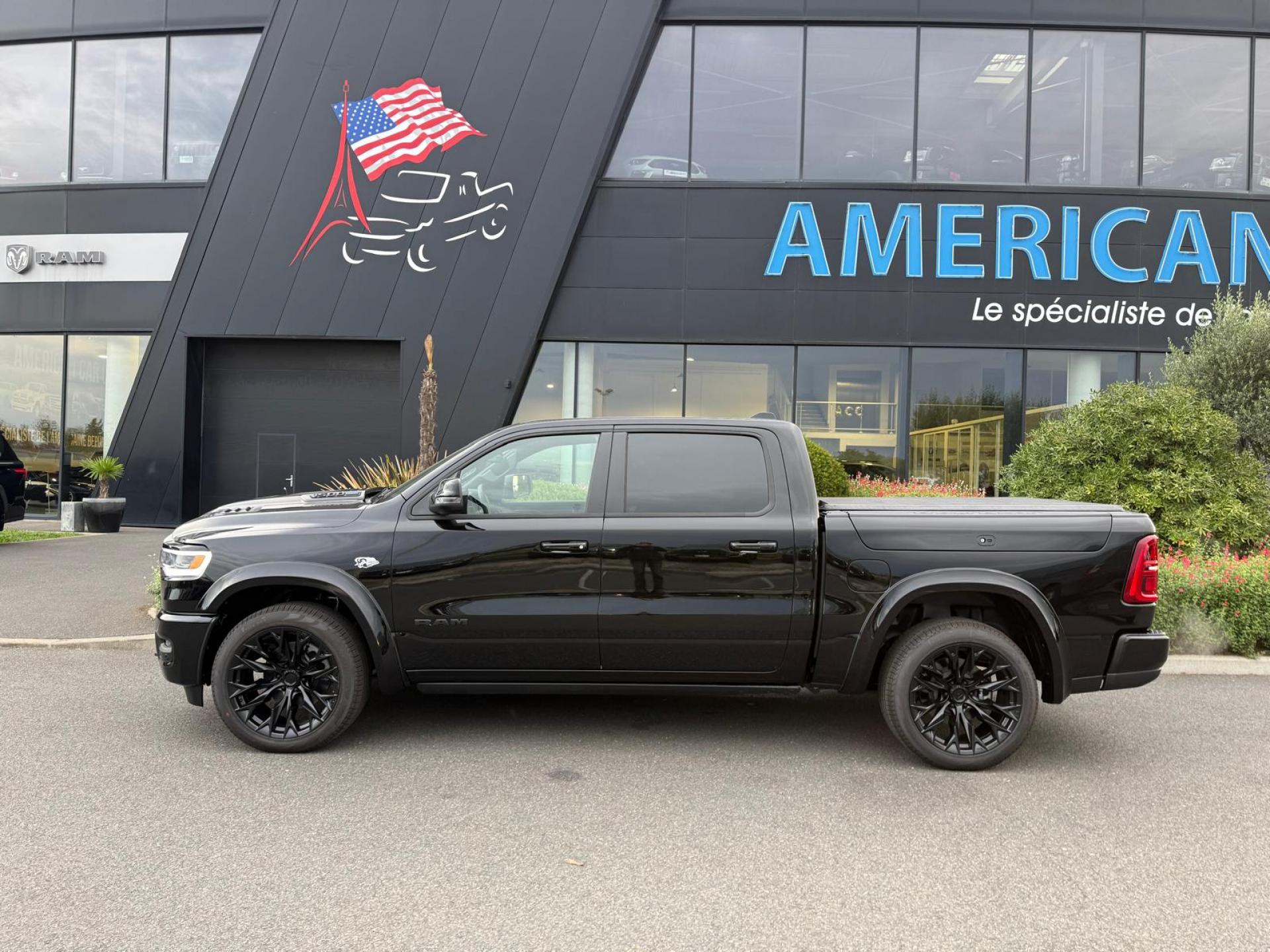 DODGE RAM 1500 CREW LIMITED [BATMAN ]EDITION RAMBOX HAYON MULTI V8 5,7L