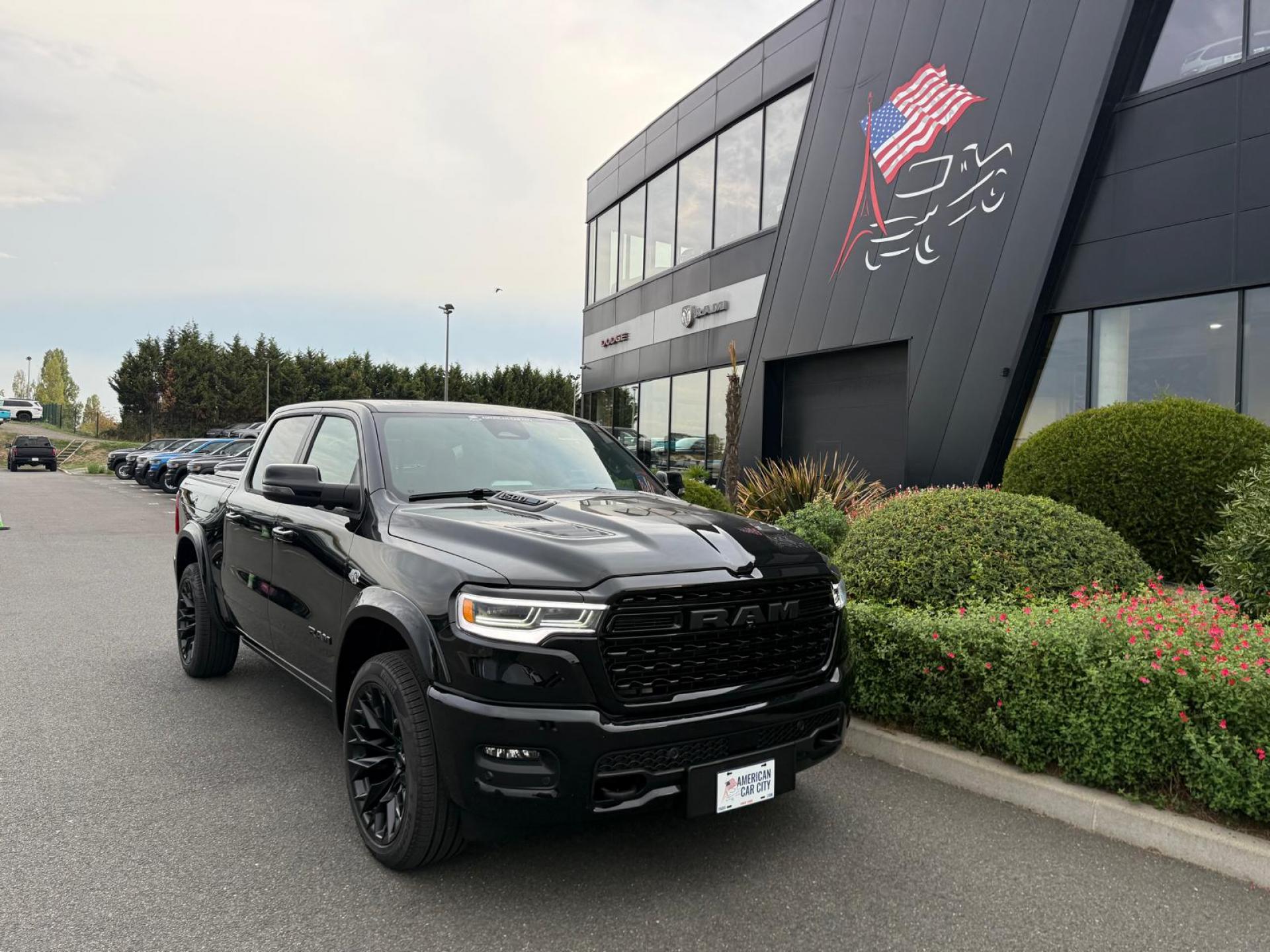 DODGE RAM 1500 CREW LIMITED [BATMAN ]EDITION RAMBOX HAYON MULTI V8 5,7L