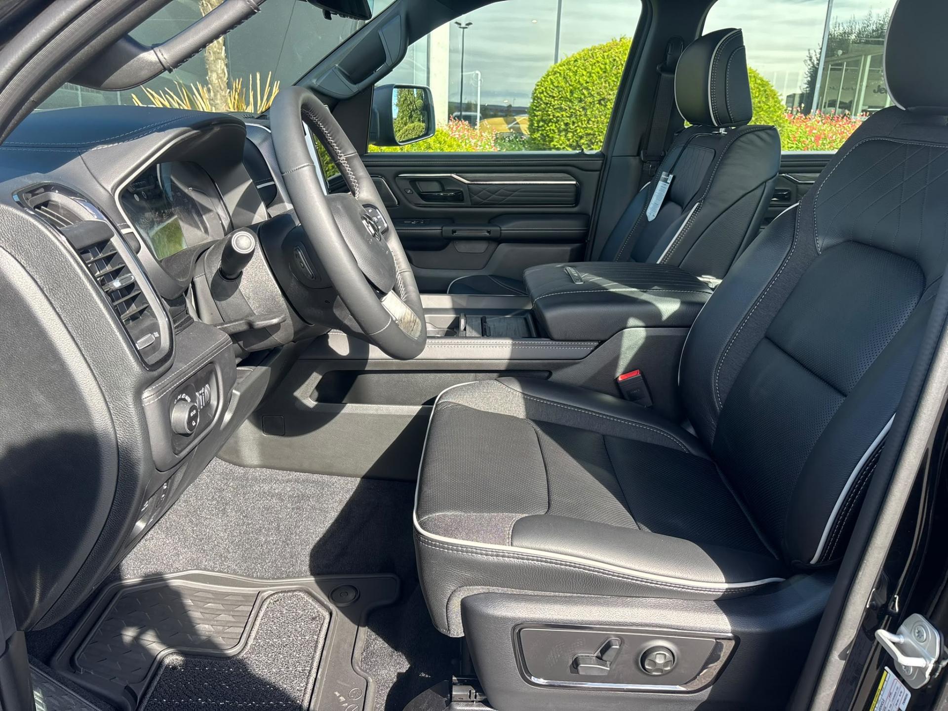 DODGE RAM 1500 CREW LIMITED NIGHT EDITION RAMBOX HAYON MULTI V8 5,7L