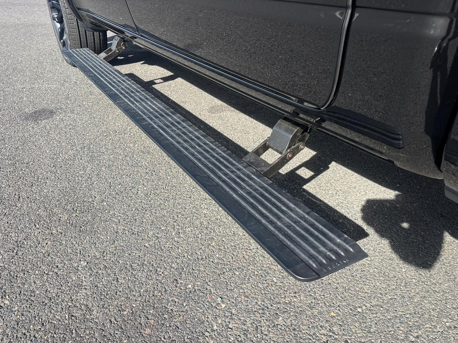 DODGE RAM 1500 CREW LIMITED NIGHT EDITION RAMBOX HAYON MULTI V8 5,7L