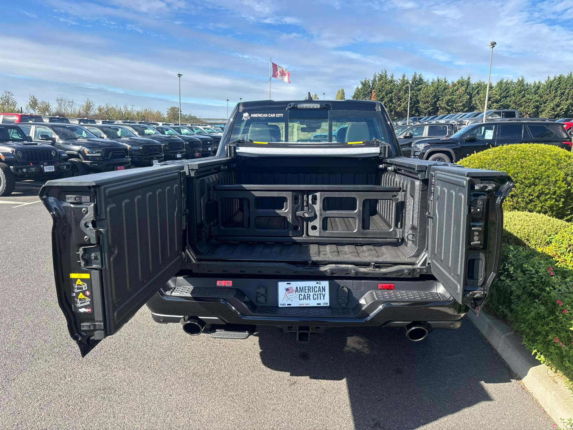 DODGE RAM 1500 CREW LIMITED NIGHT EDITION RAMBOX HAYON MULTI V8 5,7L