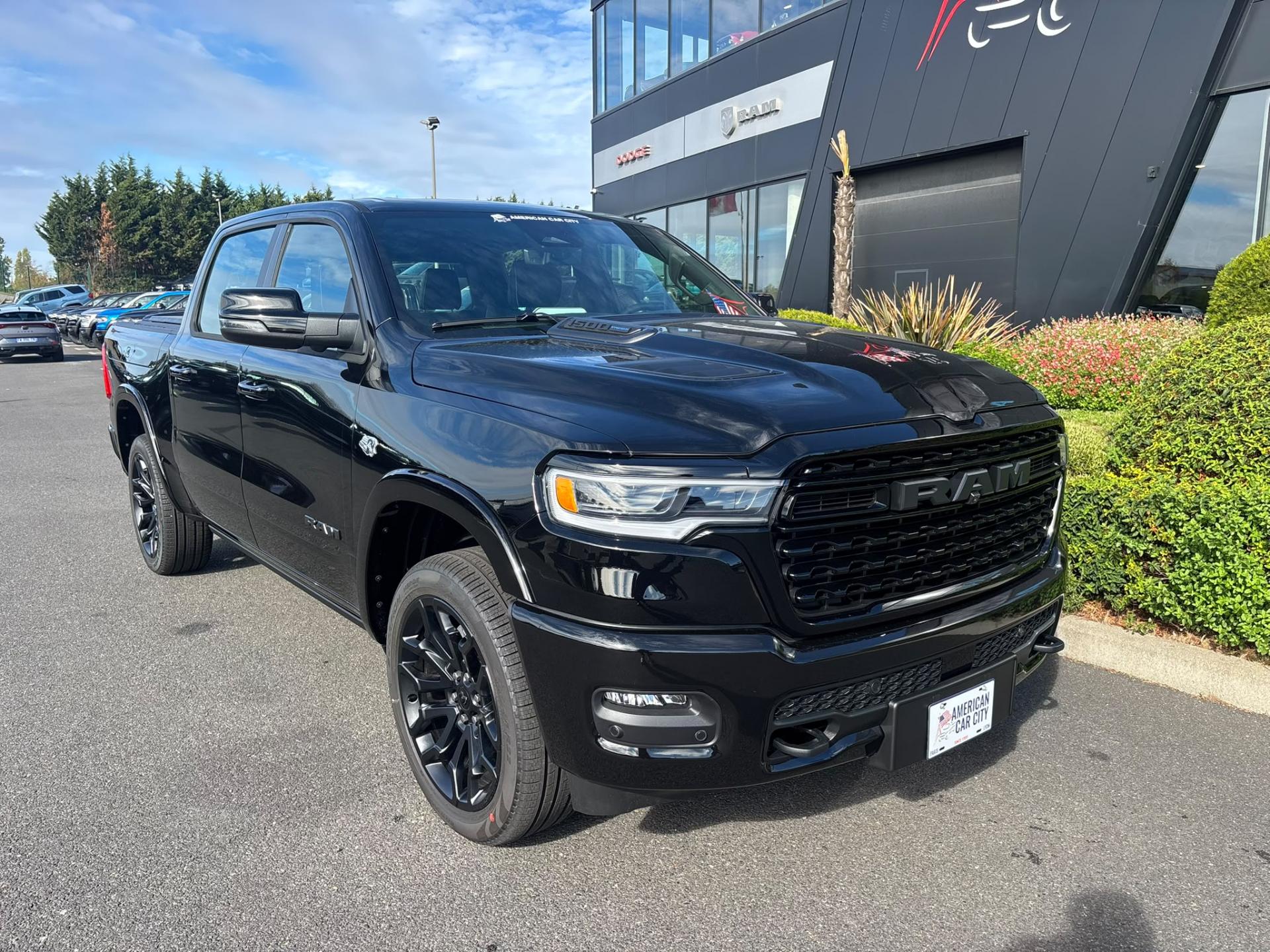 DODGE RAM 1500 CREW LIMITED NIGHT EDITION RAMBOX HAYON MULTI V8 5,7L