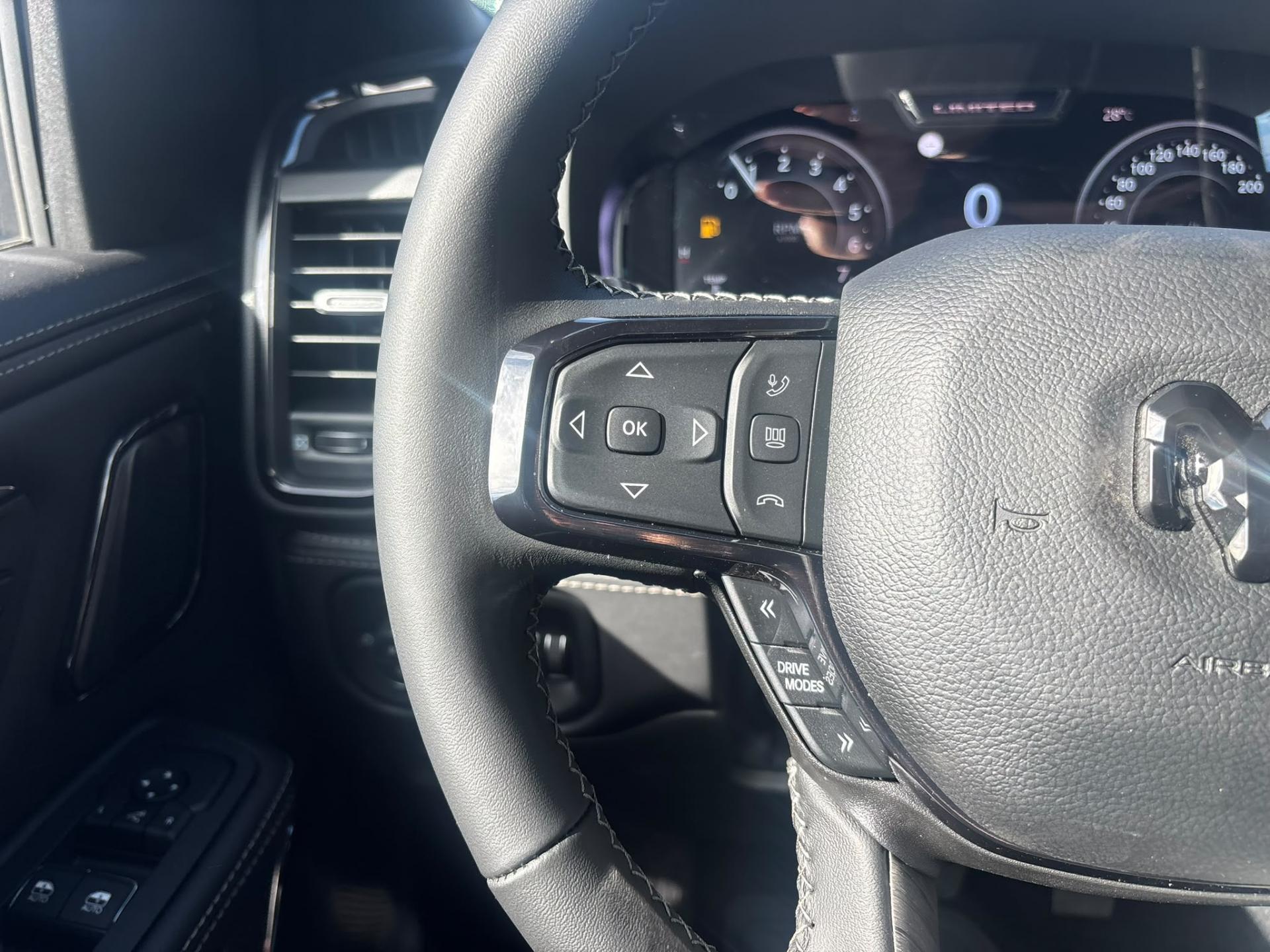 DODGE RAM 1500 CREW LIMITED NIGHT EDITION RAMBOX HAYON MULTI V8 5,7L