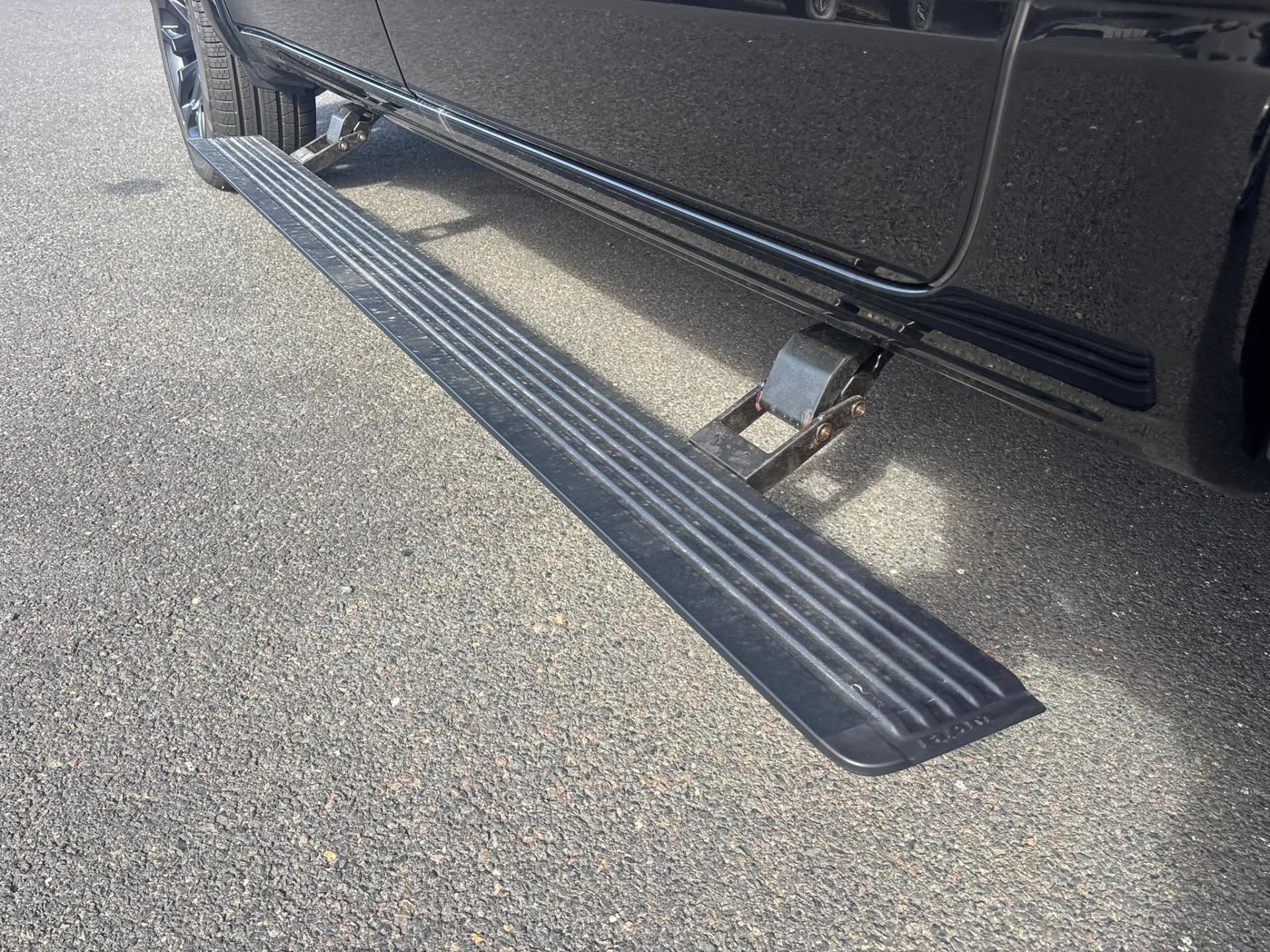 DODGE RAM 1500 CREW LIMITED NIGHT EDITION RAMBOX HAYON MULTI V8 5,7L