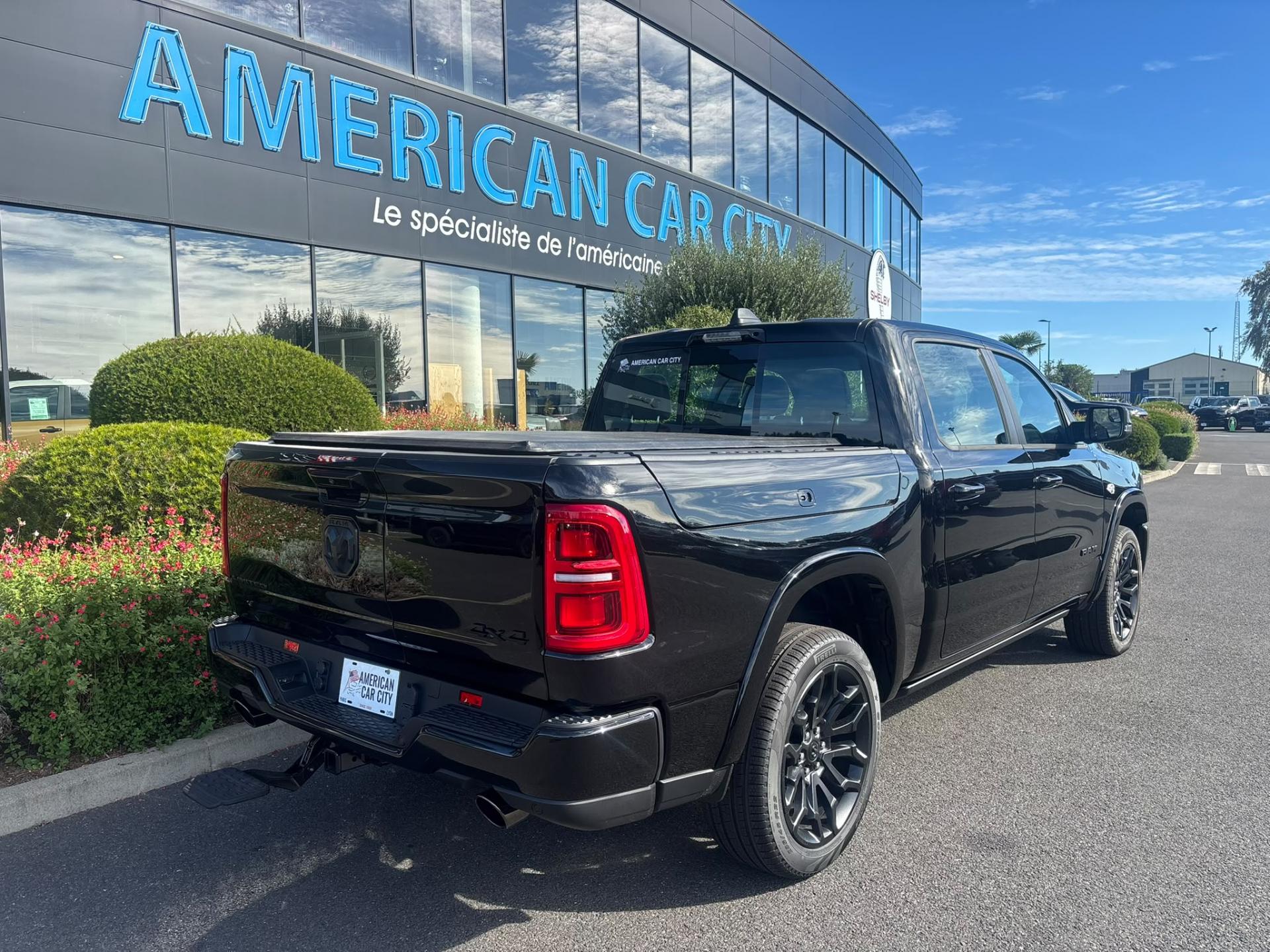 DODGE RAM 1500 CREW LIMITED NIGHT EDITION RAMBOX HAYON MULTI V8 5,7L