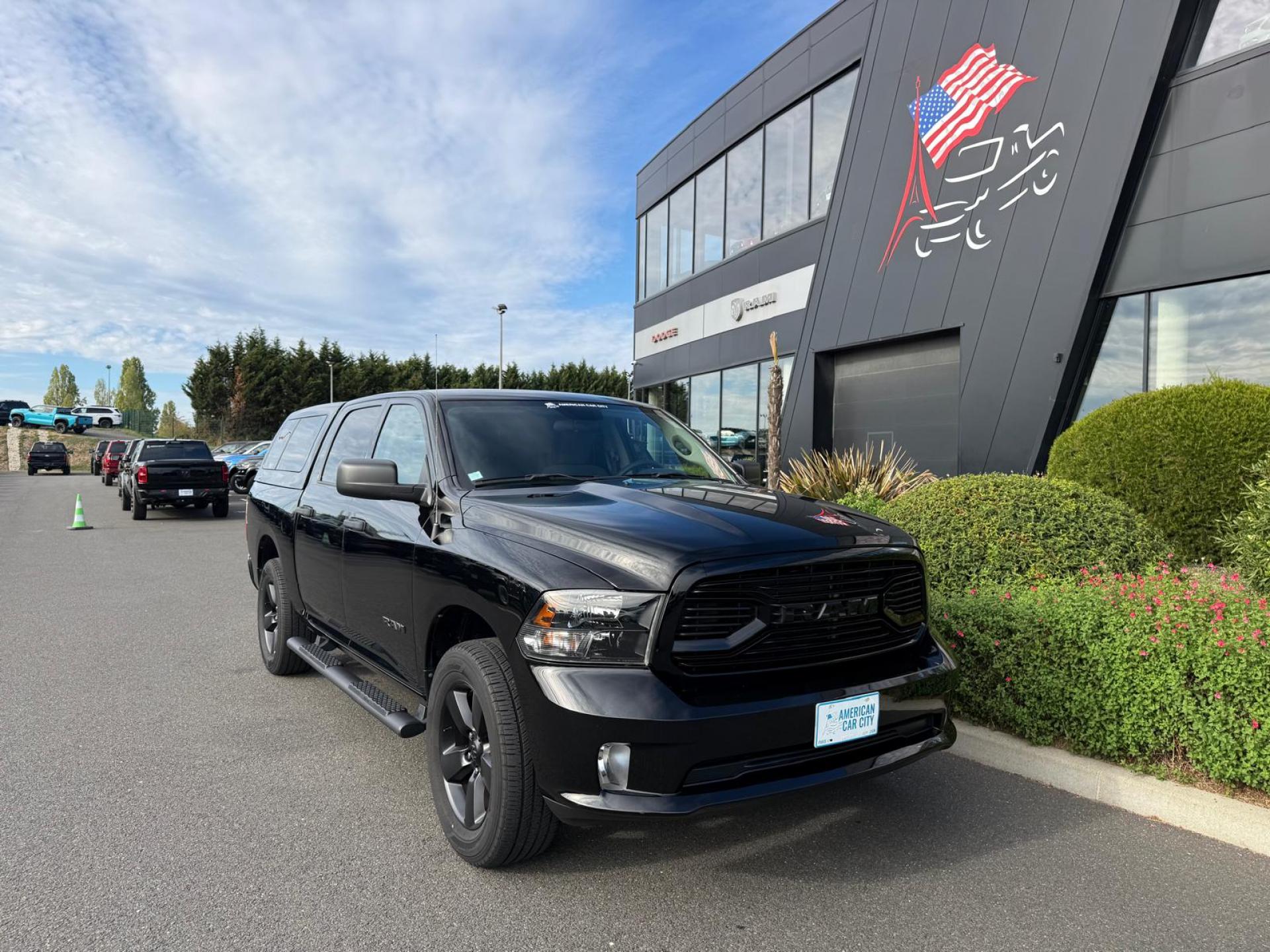 DODGE RAM 1500 CREW SLT CLASSIC BLACK PACKAGE