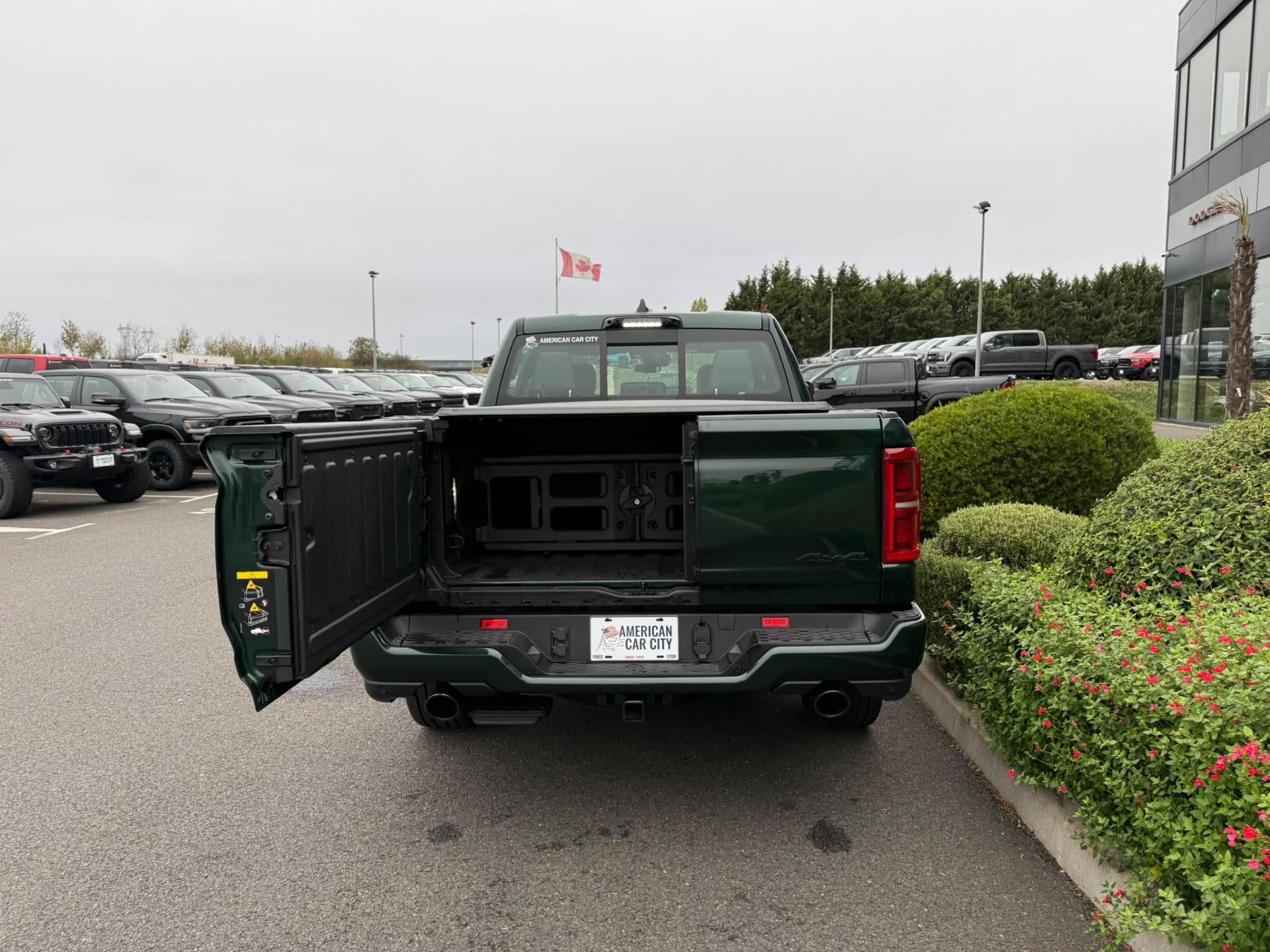 DODGE RAM 1500 CREW LIMITED NIGHT EDITION RAMBOX HAYON MULTI V8 5,7L