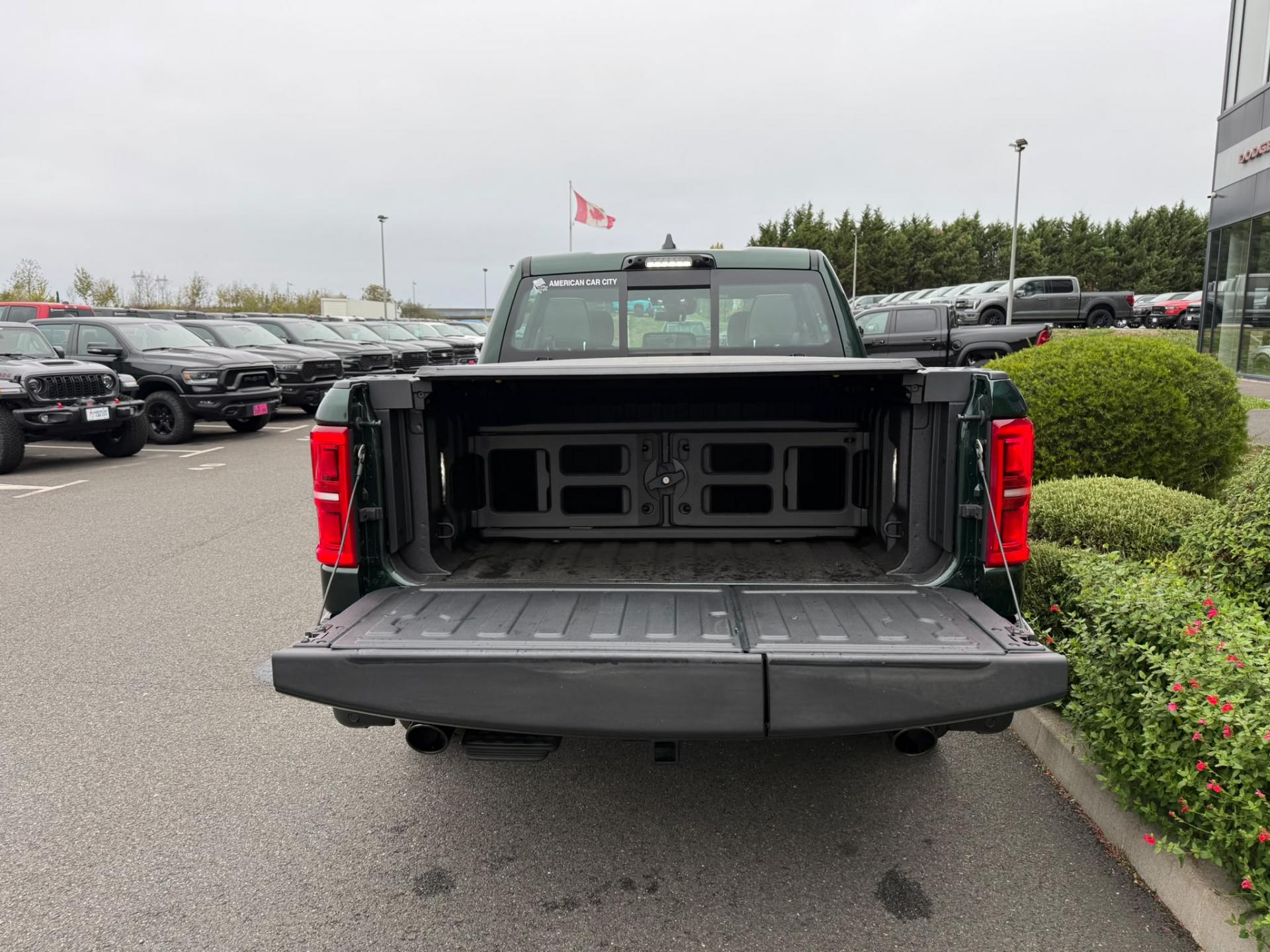 DODGE RAM 1500 CREW LIMITED NIGHT EDITION RAMBOX HAYON MULTI V8 5,7L