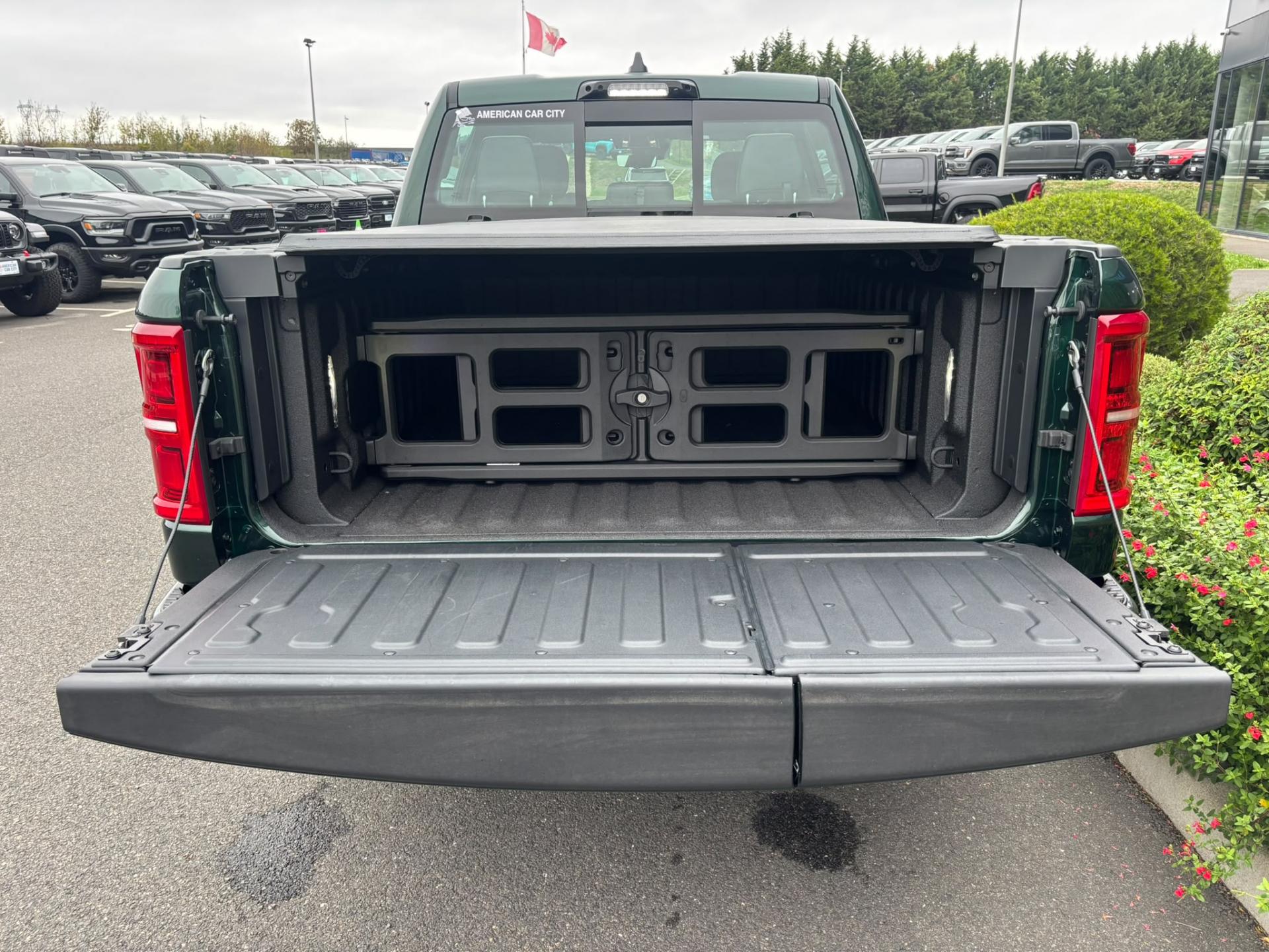 DODGE RAM 1500 CREW LIMITED NIGHT EDITION RAMBOX HAYON MULTI V8 5,7L