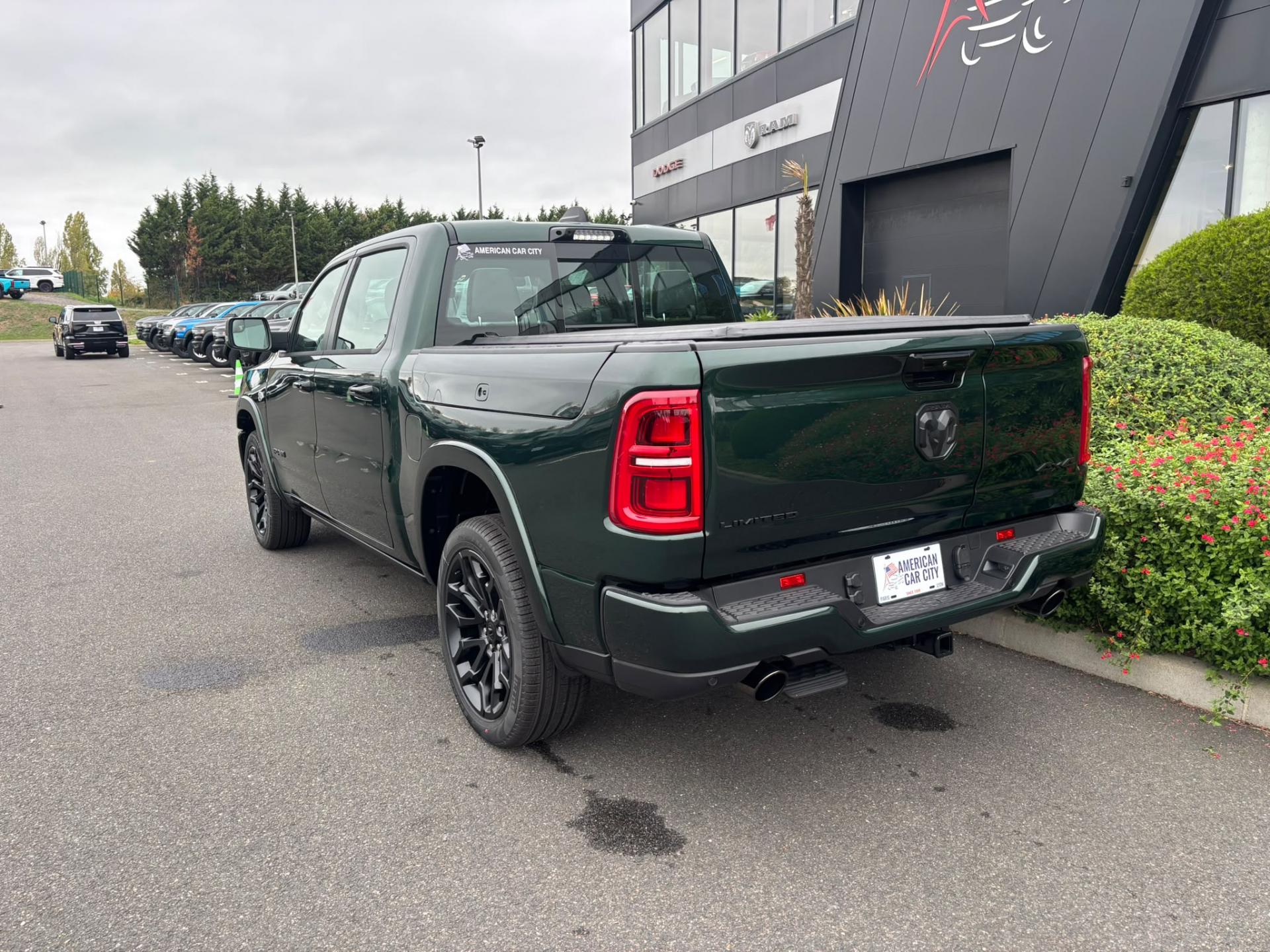 DODGE RAM 1500 CREW LIMITED NIGHT EDITION RAMBOX HAYON MULTI V8 5,7L