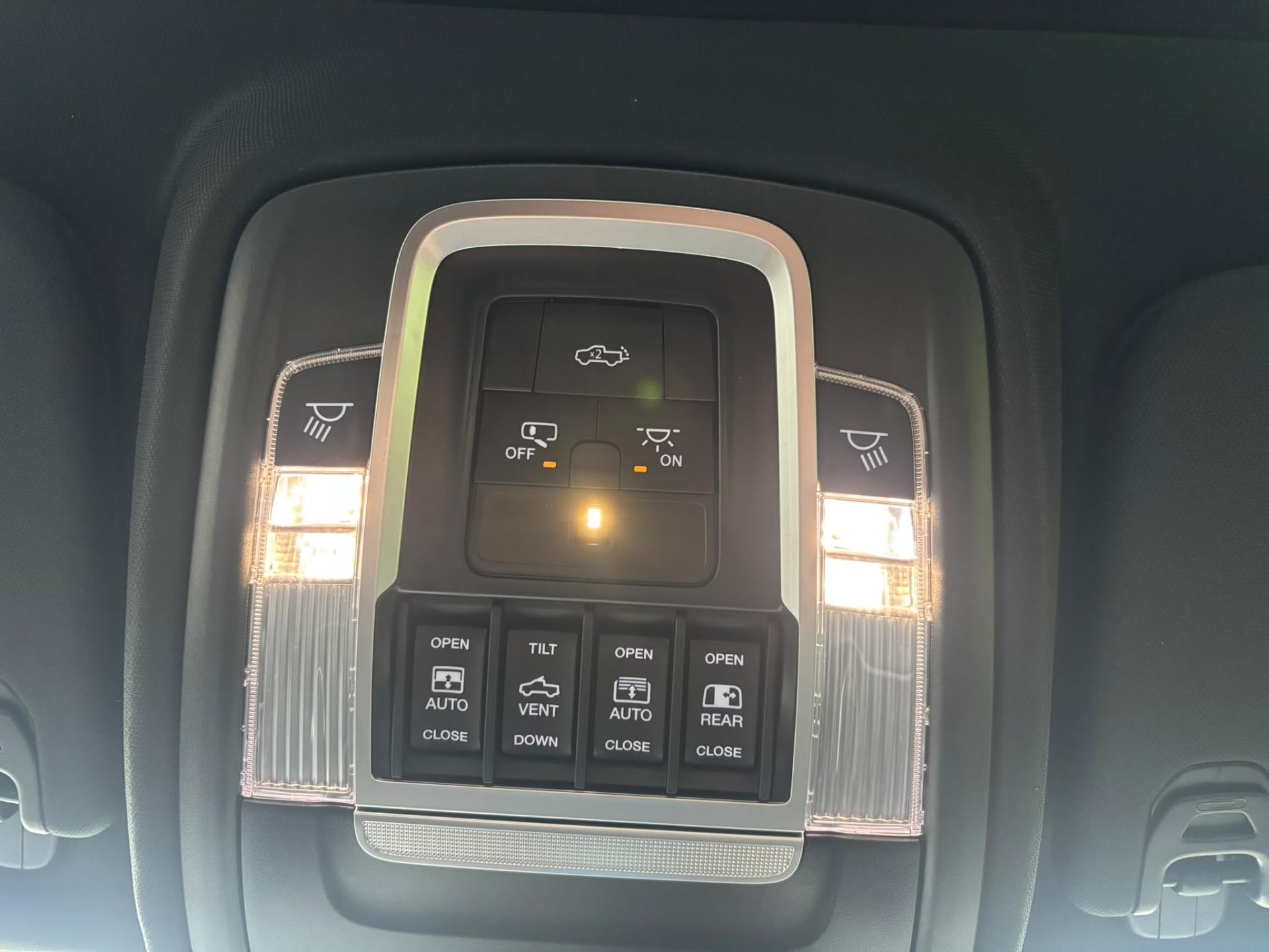DODGE RAM 1500 CREW LIMITED NIGHT EDITION RAMBOX HAYON MULTI V8 5,7L