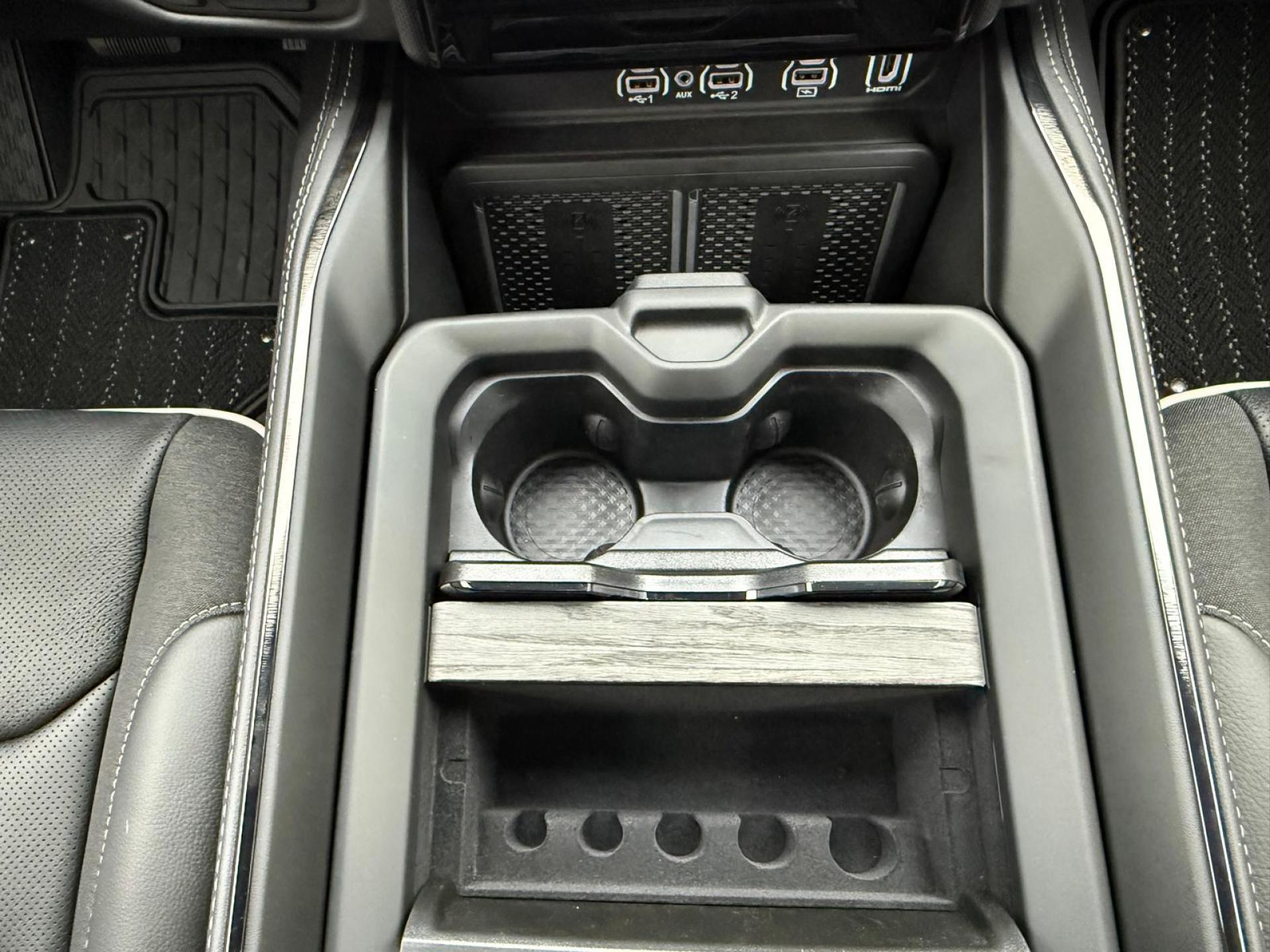 DODGE RAM 1500 CREW LIMITED [BATMAN] EDITION RAMBOX HAYON MULTI V8 5,7L