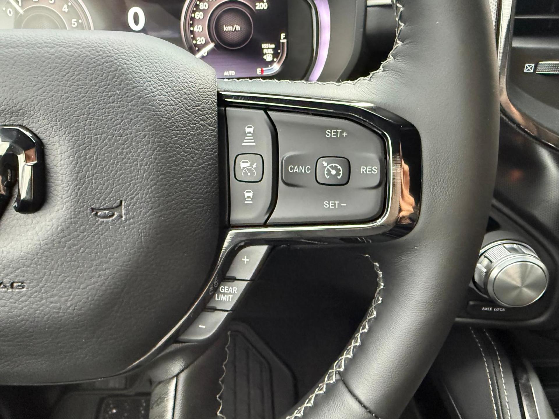DODGE RAM 1500 CREW LIMITED [BATMAN] EDITION RAMBOX HAYON MULTI V8 5,7L