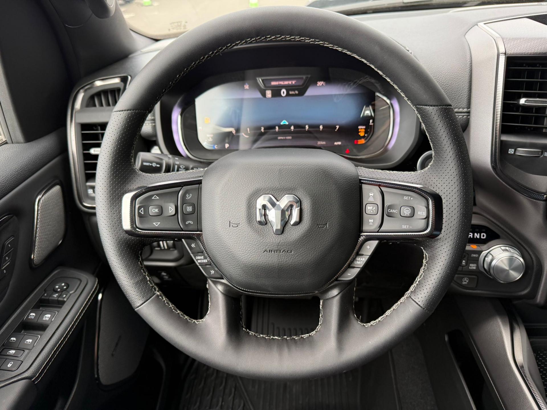 DODGE RAM 1500 CREW CAB SPORT NIGHT EDITION V8