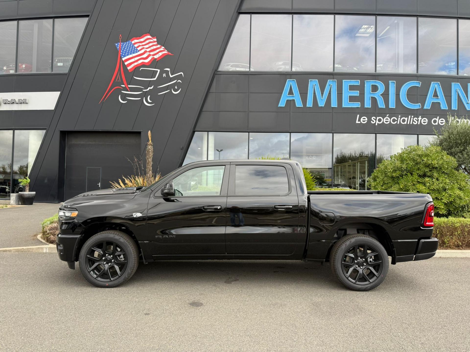 DODGE RAM 1500 CREW CAB SPORT NIGHT EDITION V8