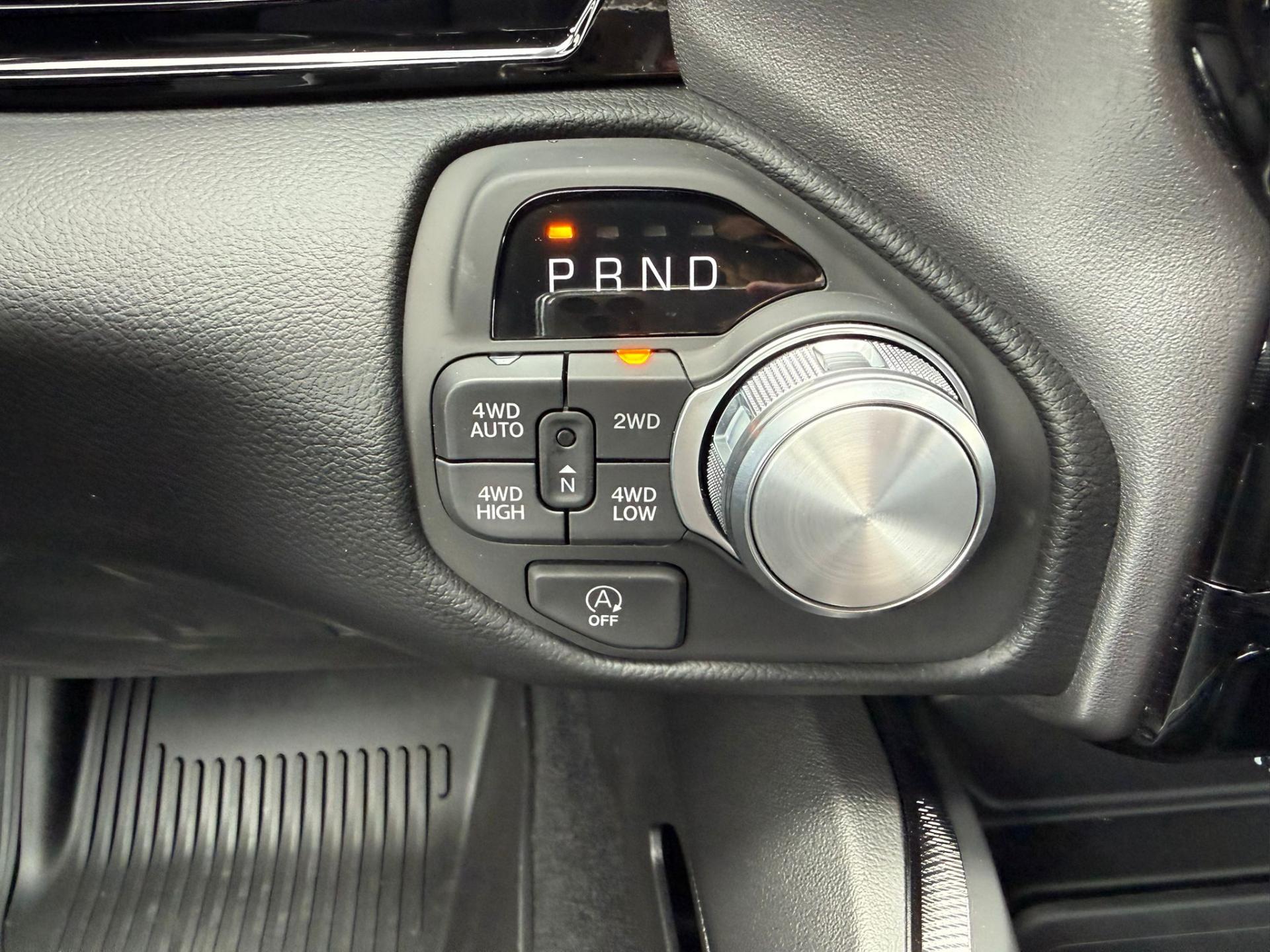 DODGE RAM 1500 CREW CAB SPORT NIGHT EDITION V8