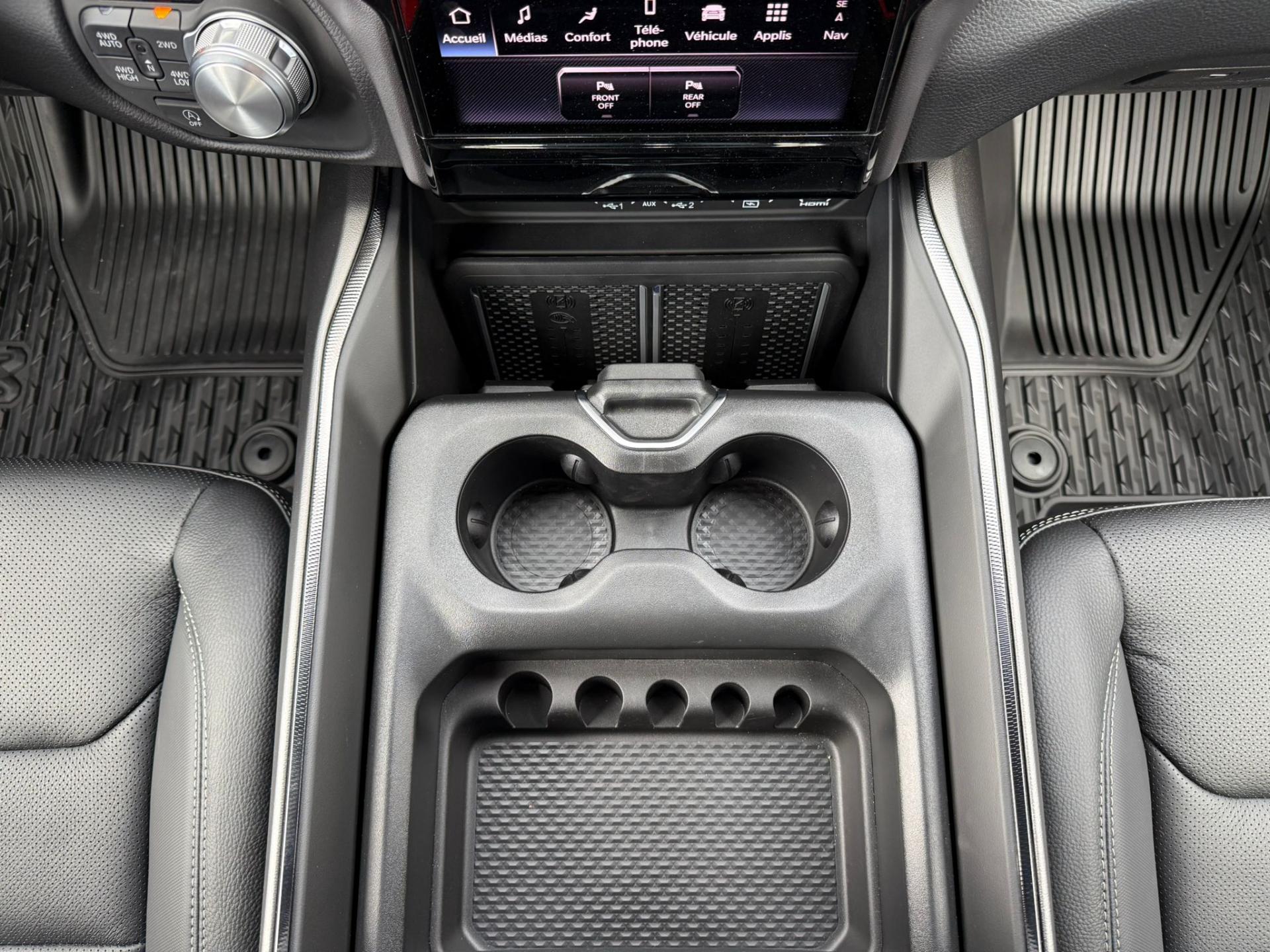 DODGE RAM 1500 CREW CAB SPORT NIGHT EDITION V8