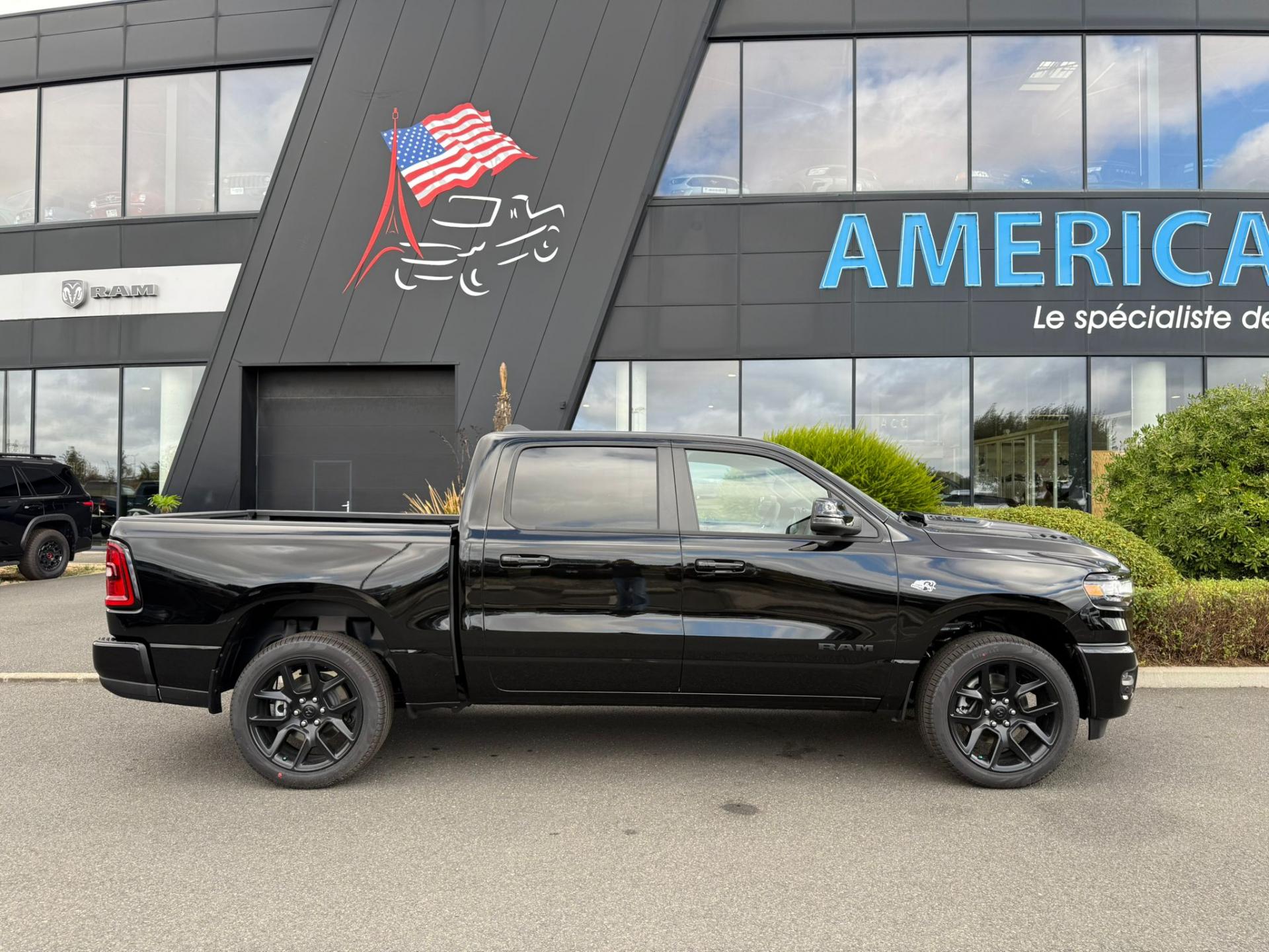 DODGE RAM 1500 CREW CAB SPORT NIGHT EDITION V8