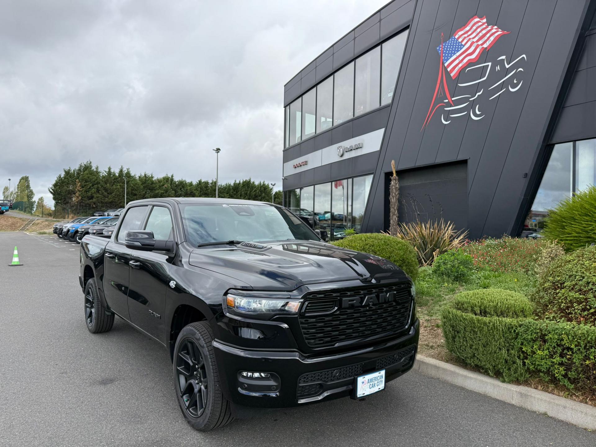 DODGE RAM 1500 CREW CAB SPORT NIGHT EDITION V8