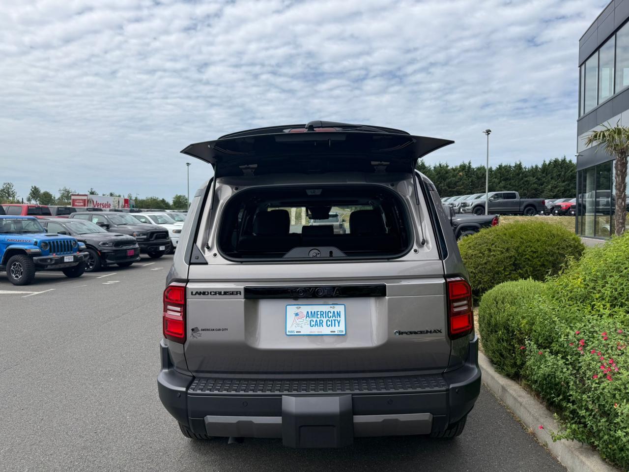 TOYOTA LAND CRUISER PREMIUM PACKAGE 4WD WAGON HYBRID