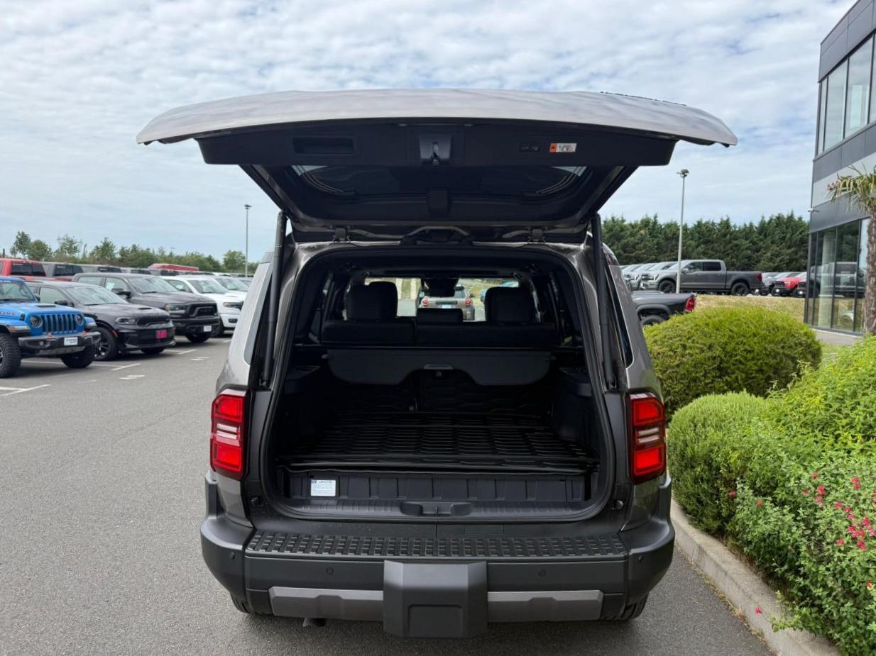 TOYOTA LAND CRUISER PREMIUM PACKAGE 4WD WAGON HYBRID