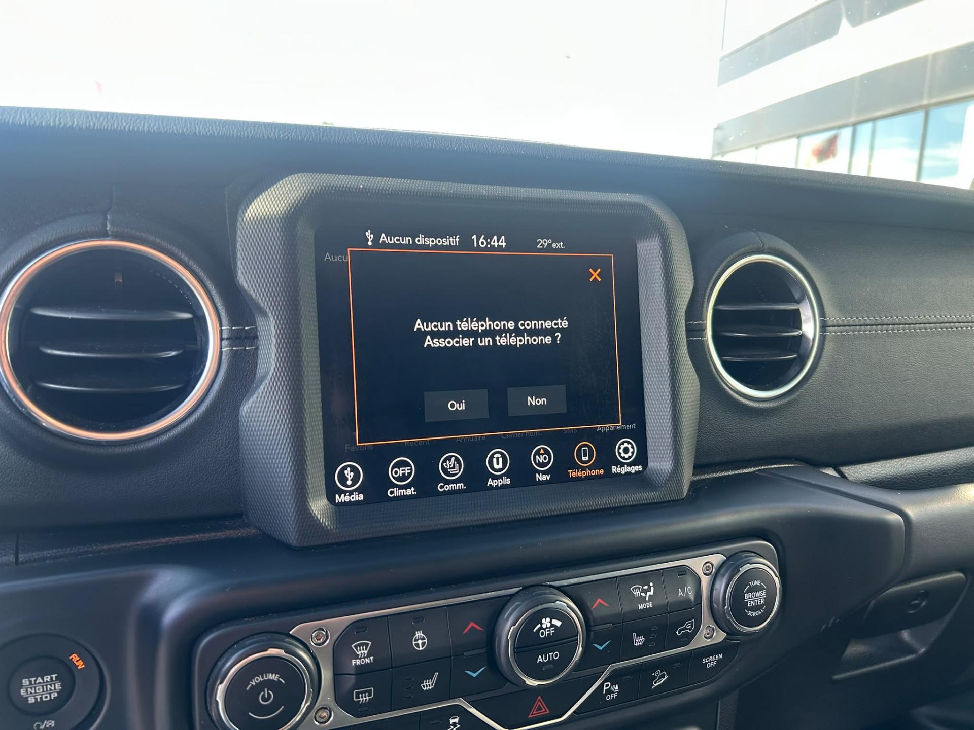 JEEP WRANGLER Unlimited Sahara 2.0i T - 272 - BVA 4x4 - SKYONE TOUCH