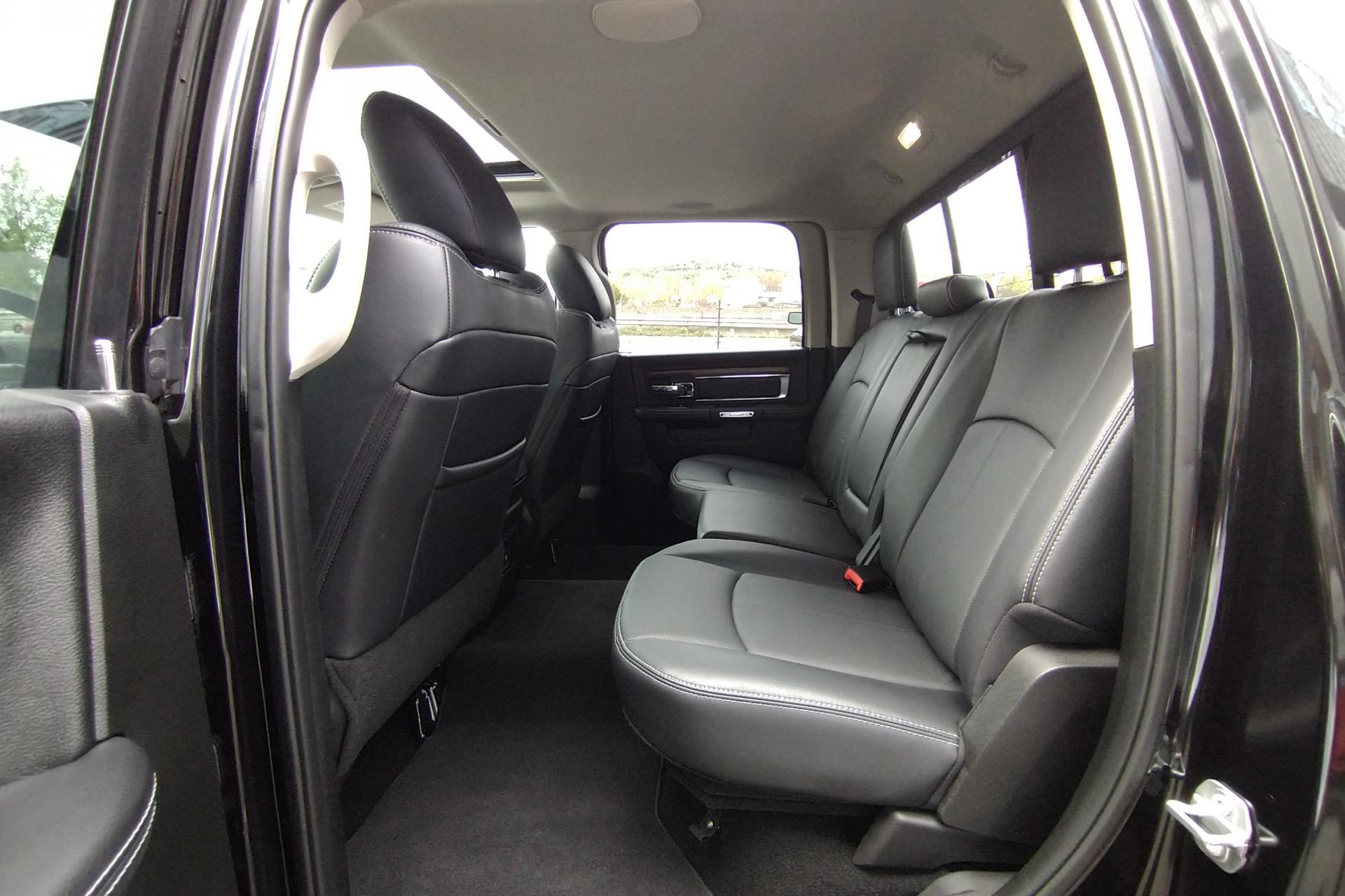 DODGE RAM CREW LARAMIE CLASSIC 2019