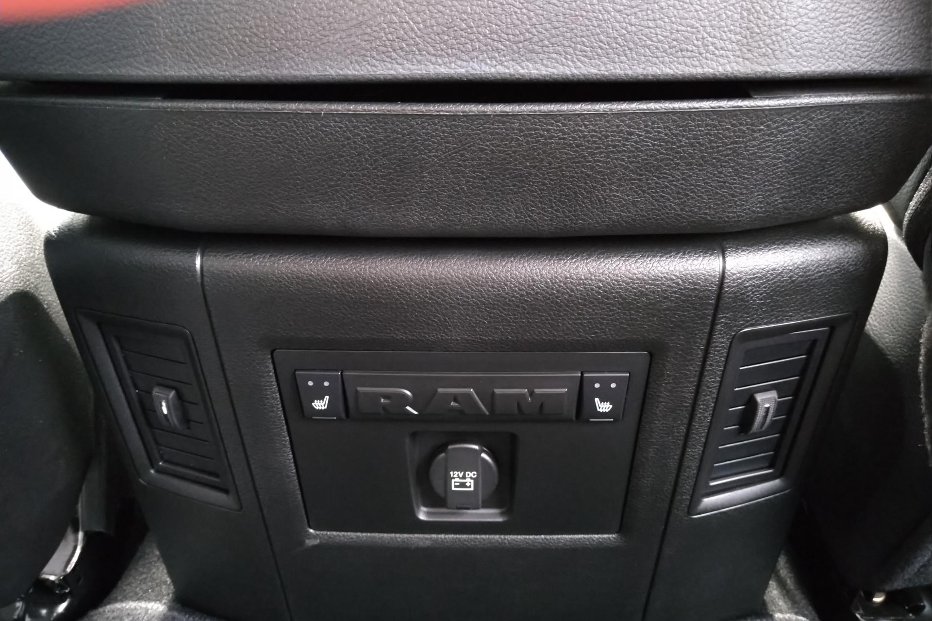 DODGE RAM CREW LARAMIE CLASSIC 2019