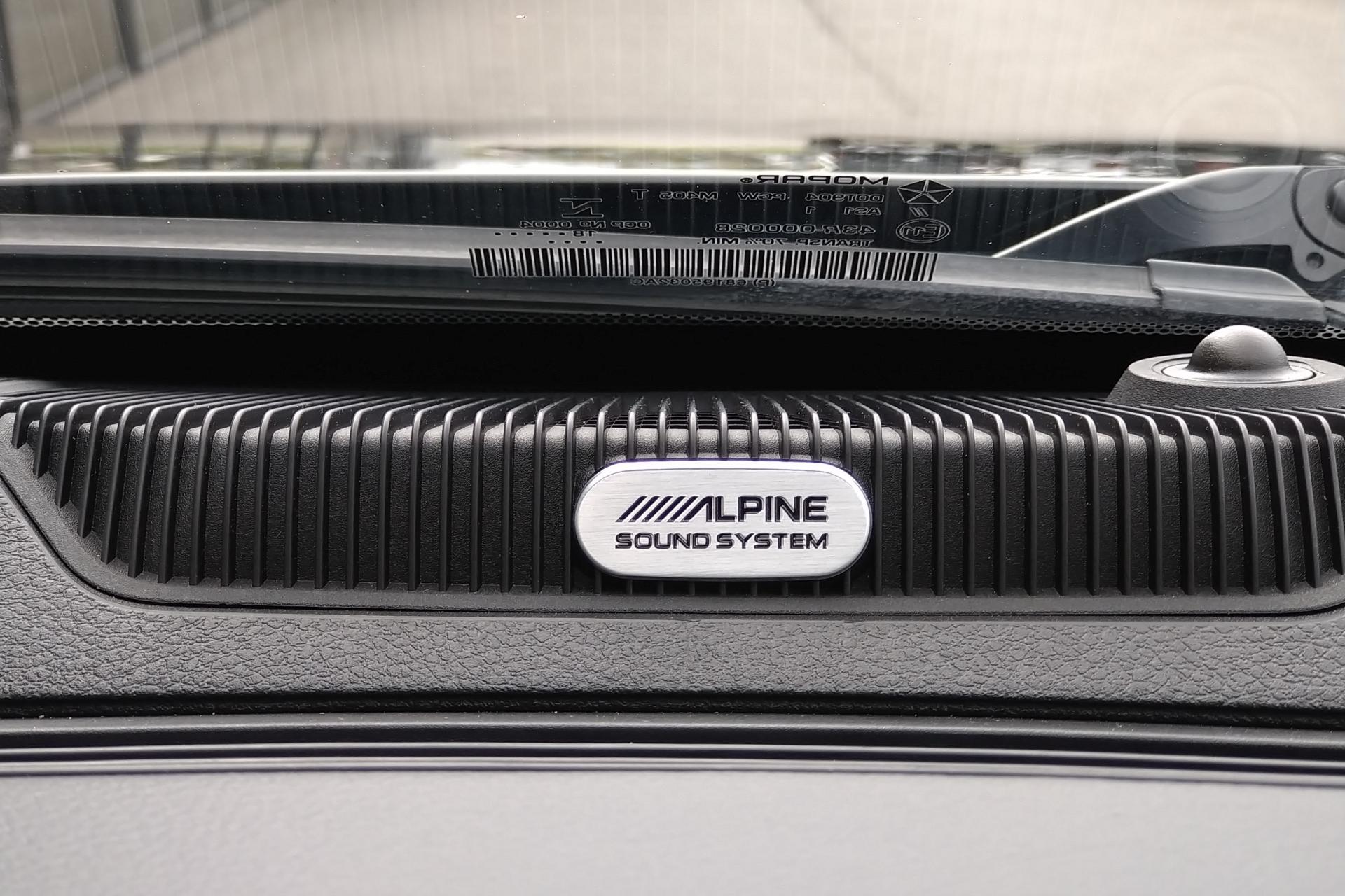 DODGE RAM CREW LARAMIE CLASSIC 2019