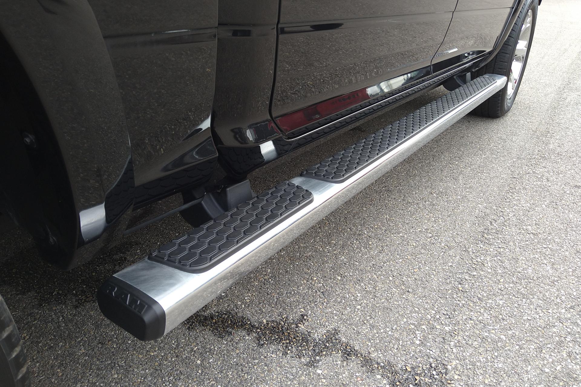 DODGE RAM CREW LARAMIE CLASSIC 2019