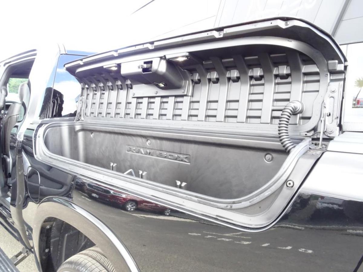 DODGE RAM 1500 CREW LIMITED BLACK PACKAGE BOX 2020