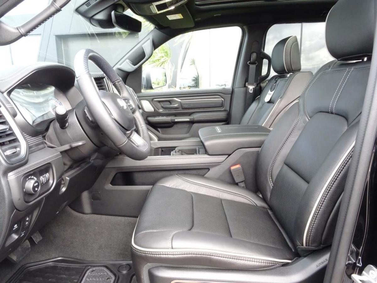 DODGE RAM 1500 CREW LIMITED BLACK PACKAGE BOX 2020