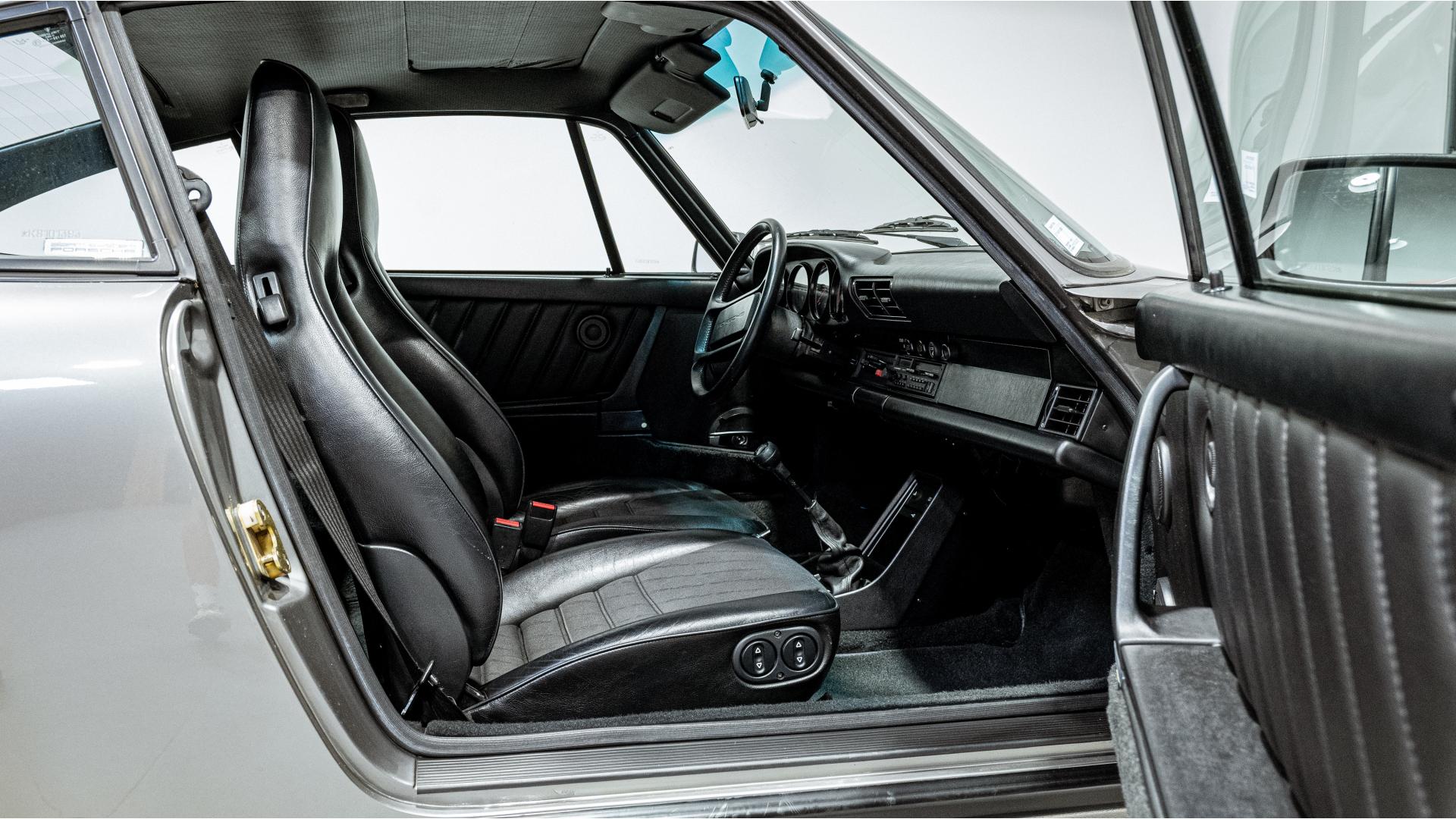 Porsche 911 — photo 9 sur 11