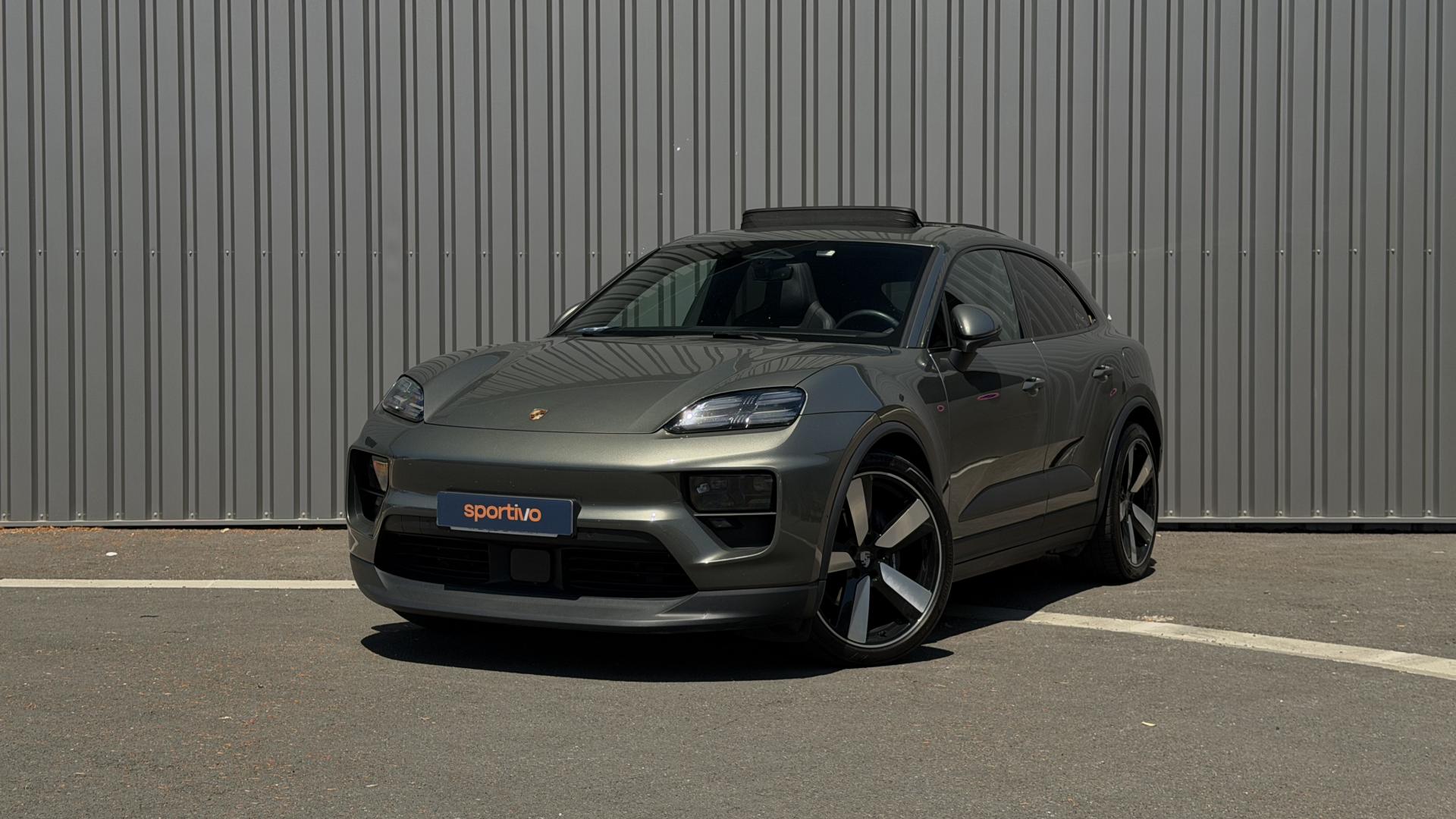PORSCHE MACAN