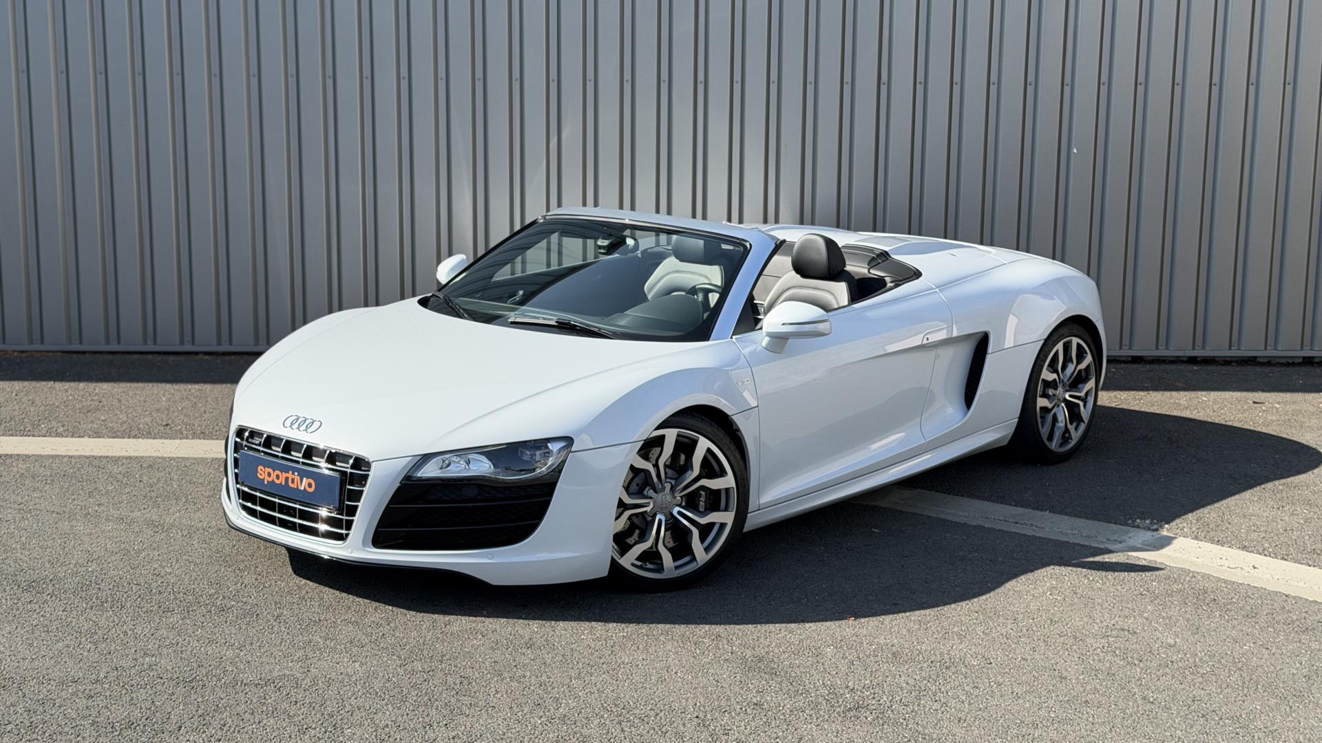 AUDI R8