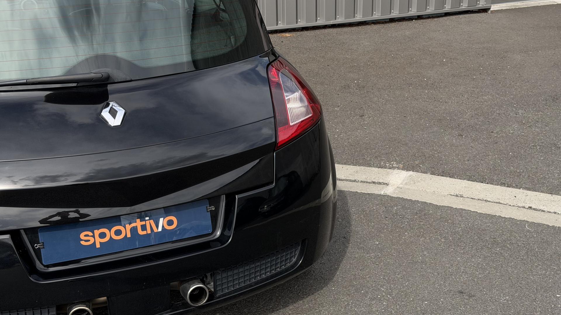 Renault Megane — photo 8 sur 30