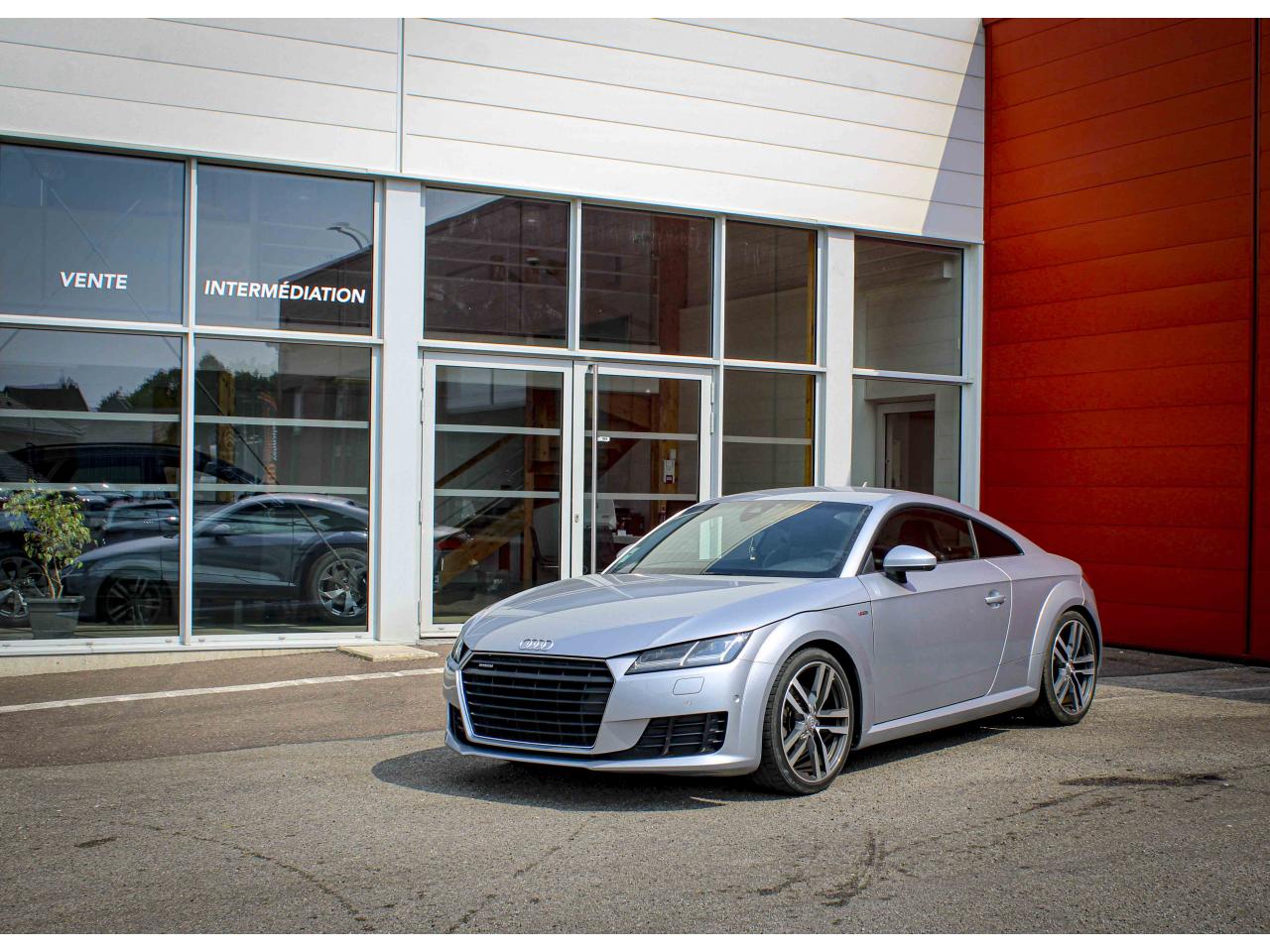 AUDI TT