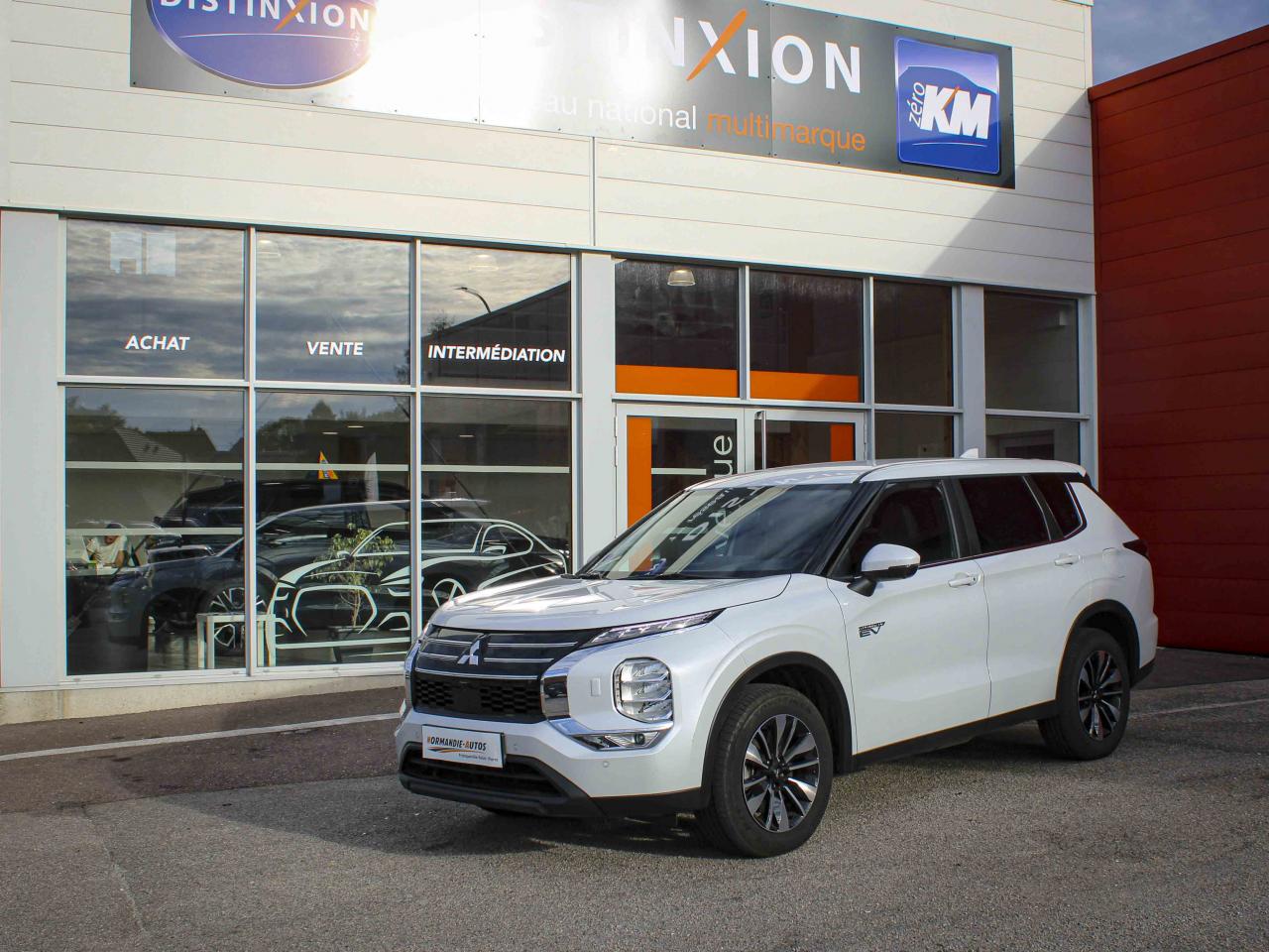 MITSUBISHI OUTLANDER 2.4 MIVEC Phev - 306  ch - 4WD  - Invite+