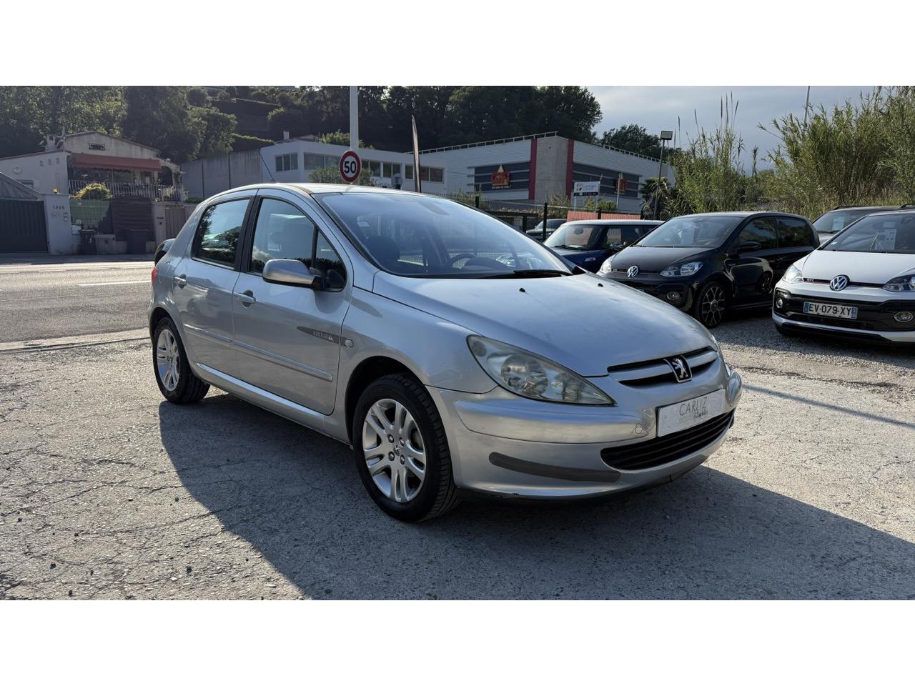 PEUGEOT 307 1.6i 16V 110cv Quiksilver 5 portes 1ERE MAIN / FAIBLE KM