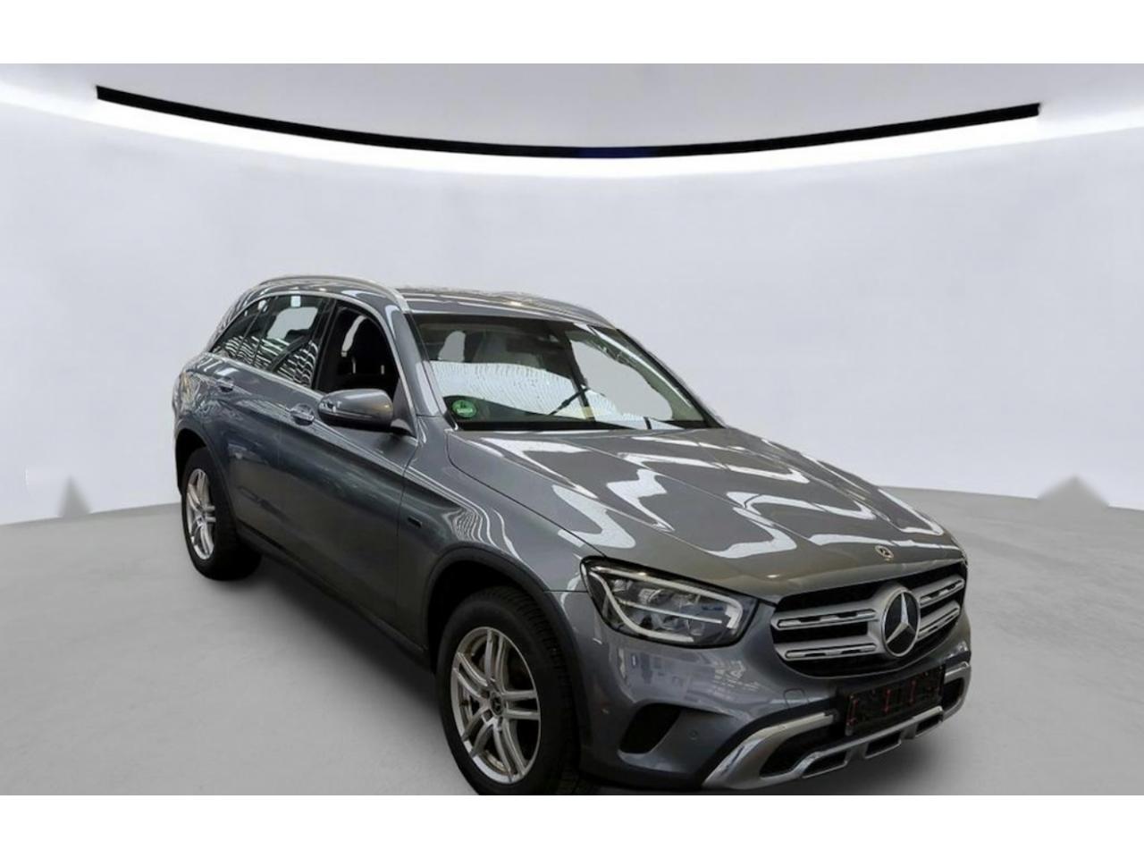 MERCEDES GLC