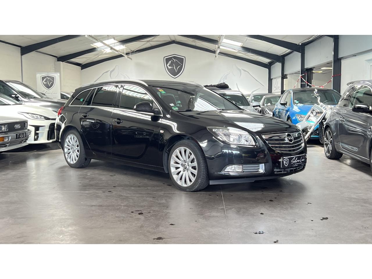 OPEL INSIGNIA SPORTS TOURER BREAK 2.0 TURBO 250/ FLEX FUEL D\'ORIGINE / 4X4 / BOITE MECA / 2EME MAIN