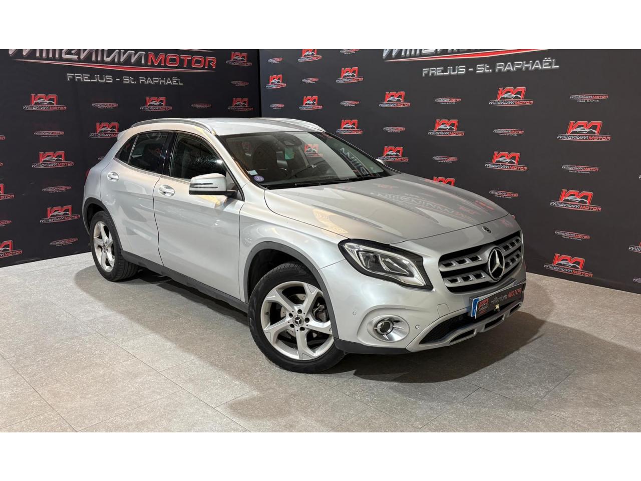 MERCEDES GLA