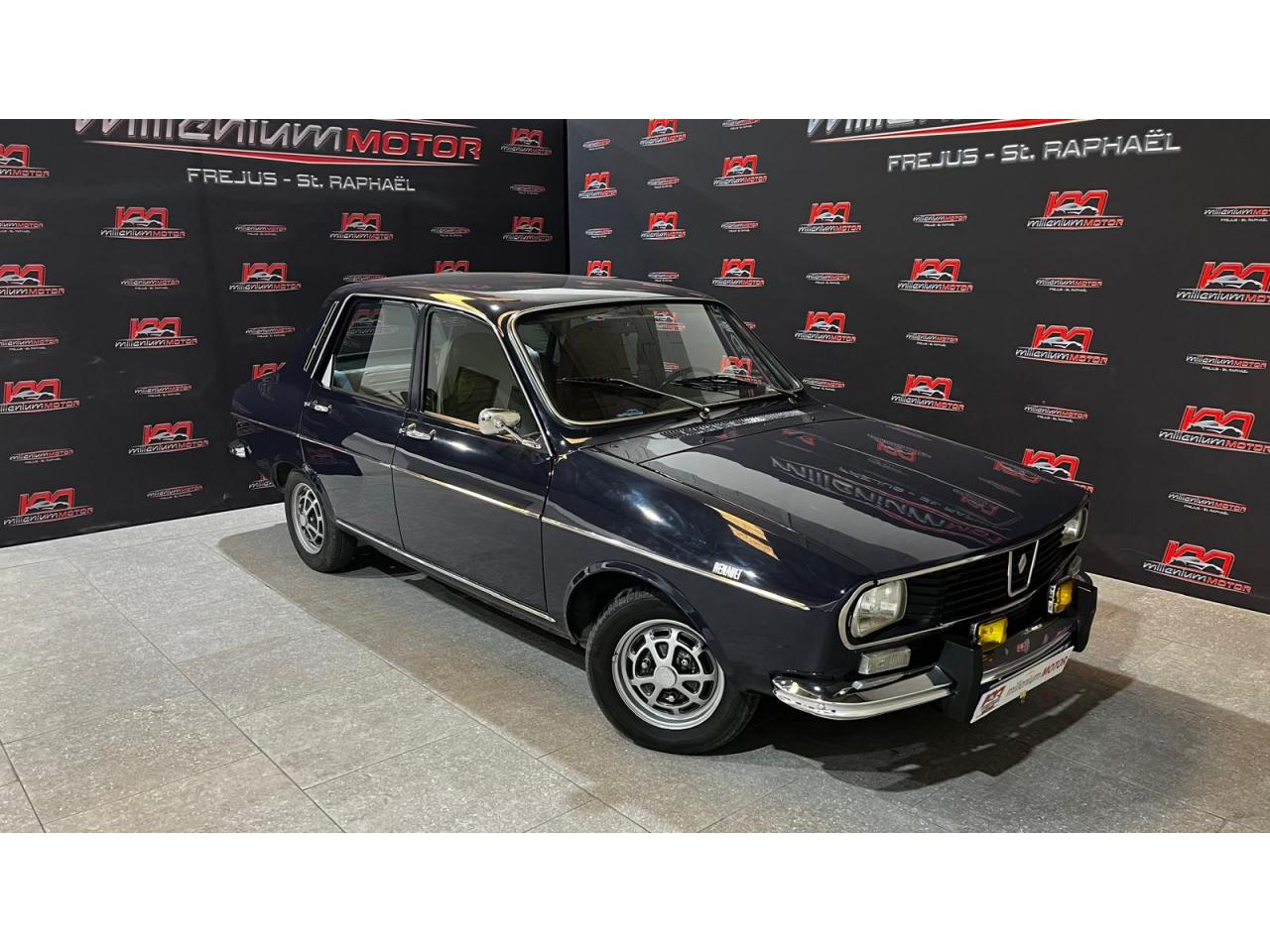 RENAULT R12