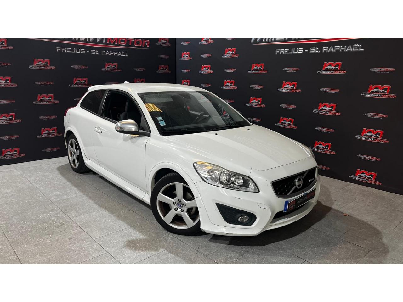 VOLVO C30
