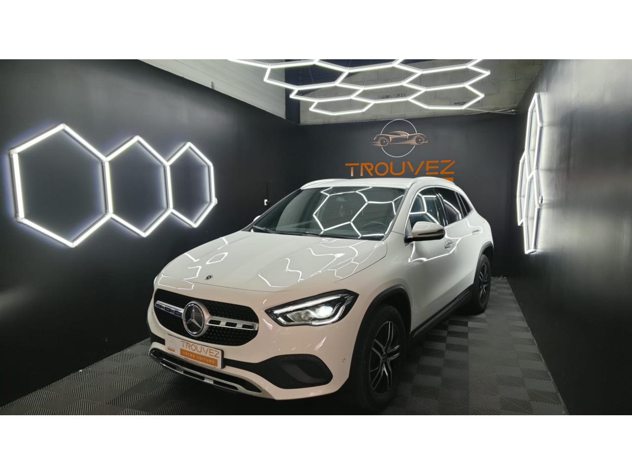 MERCEDES GLA
