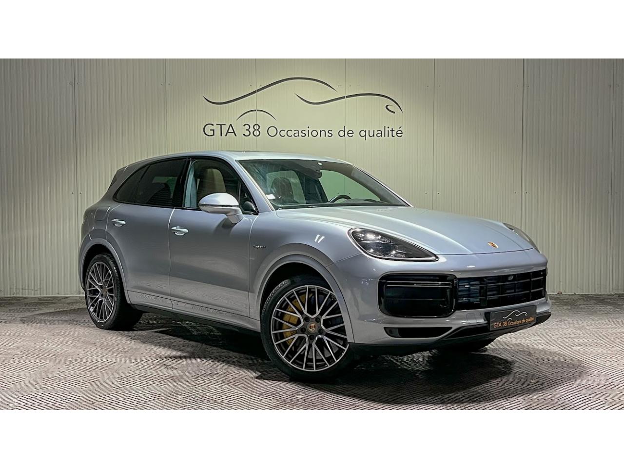 PORSCHE CAYENNE (9YA)