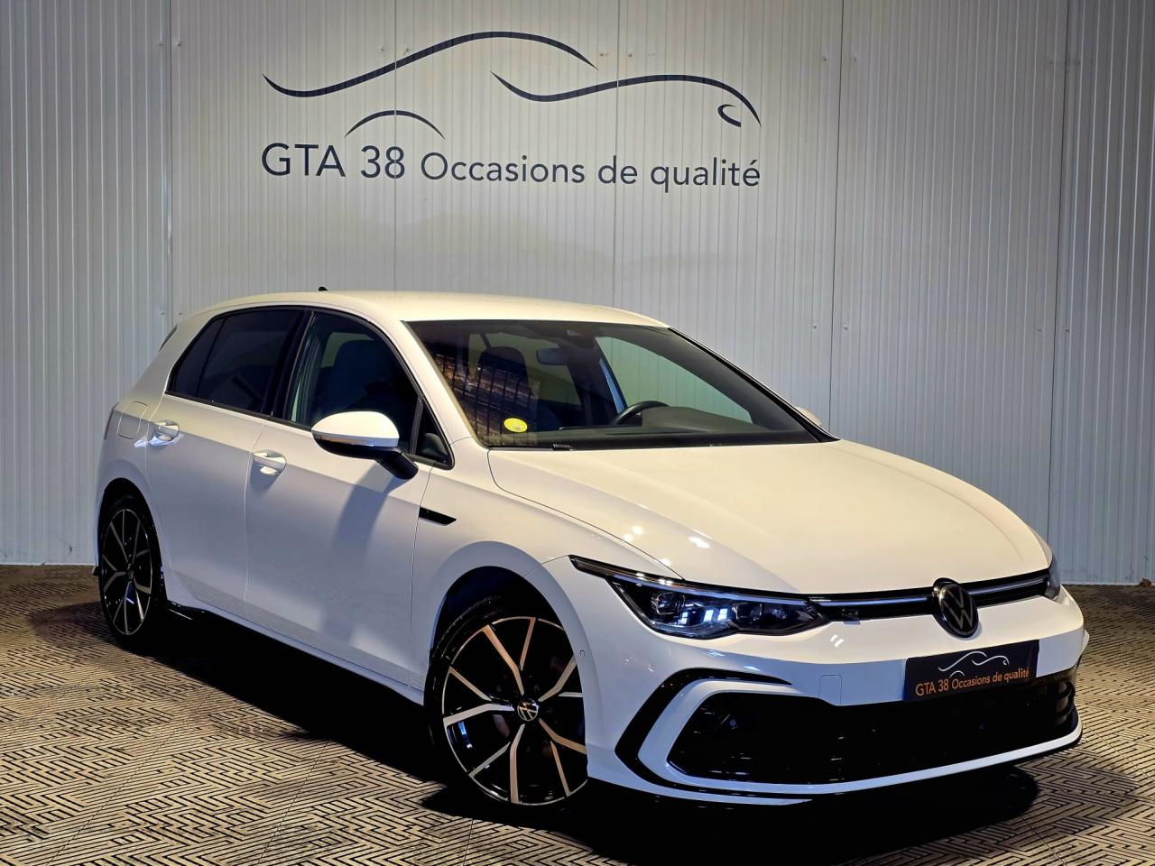 VOLKSWAGEN GOLF VIII 2.0 TDI SCR 150CH R-LINE DSG7