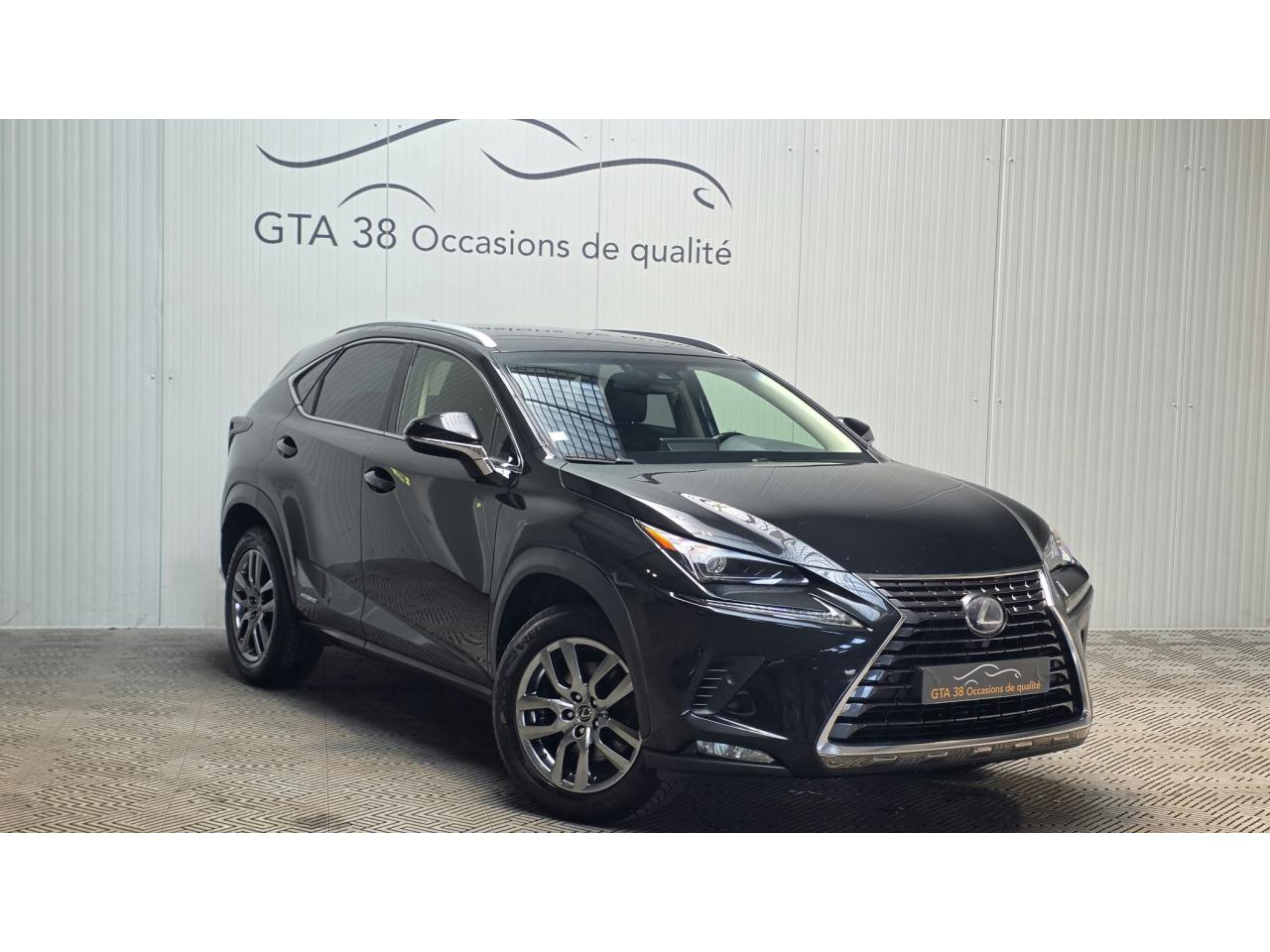 LEXUS NX 300H Luxe 4WD CVT
