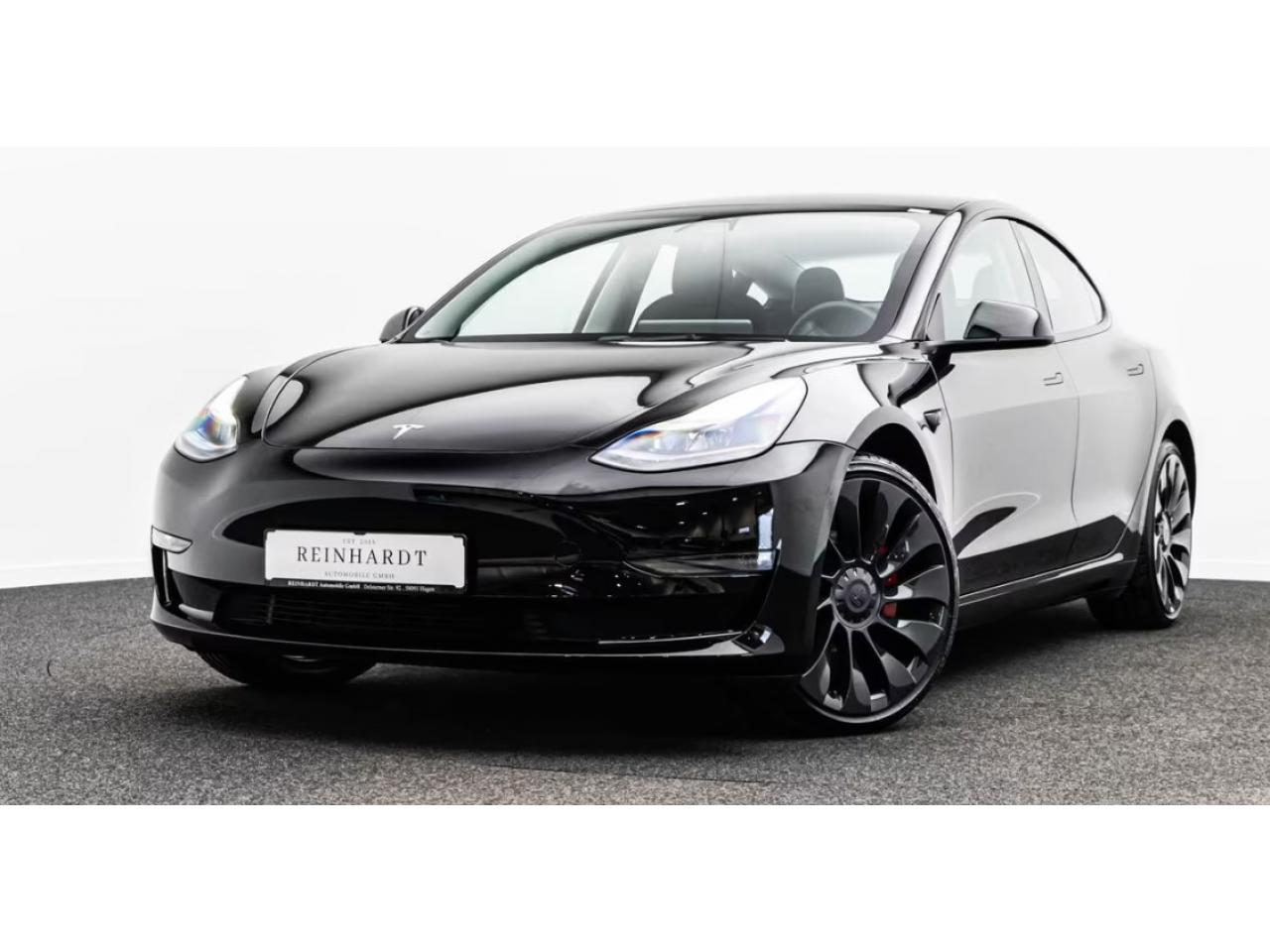 TESLA MODEL 3