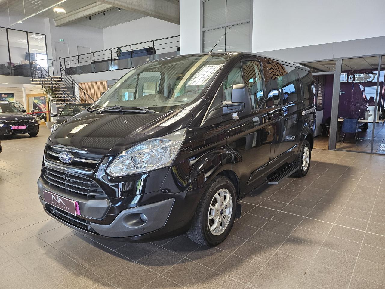 FORD TOURNEO CUSTOM 2.2 TDCi 155 TITANIUM 8PL